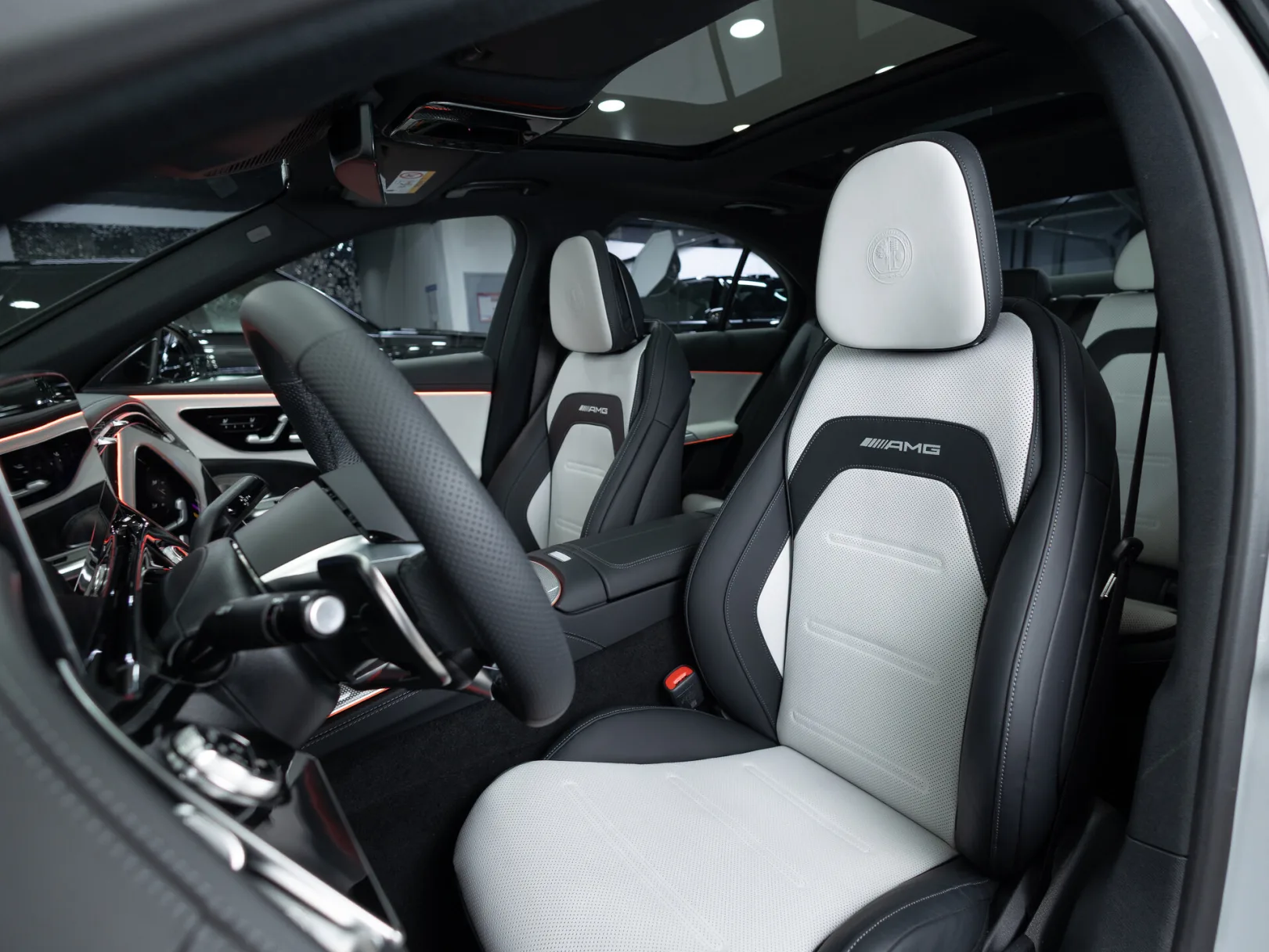 Mercedes-Benz E-Класс AMG E 53 4MATIC+ VI (W214), 2025 — экстерьер, фото 10