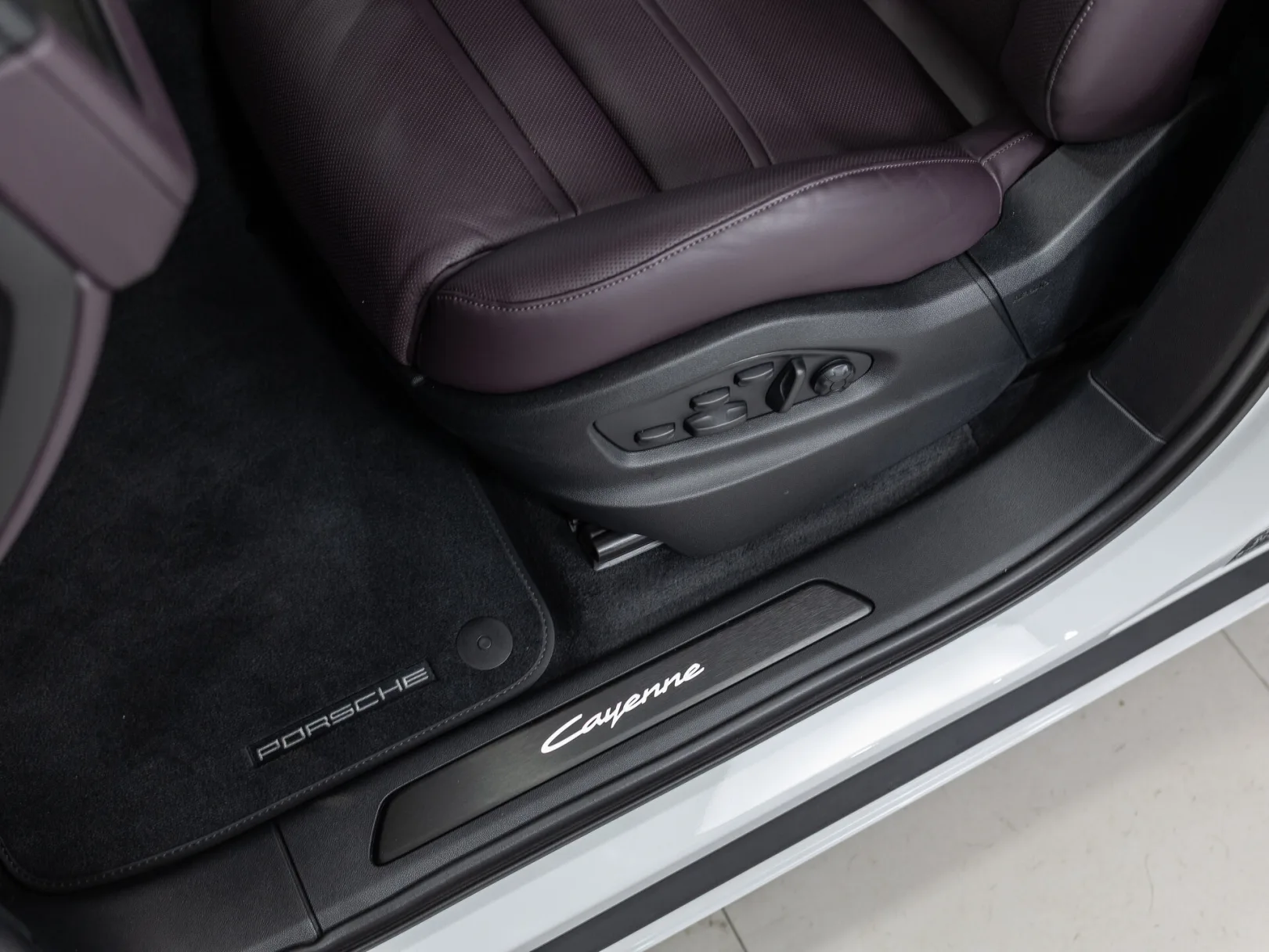 Porsche Cayenne Базовая III Рестайлинг, 2026 — экстерьер, фото 12