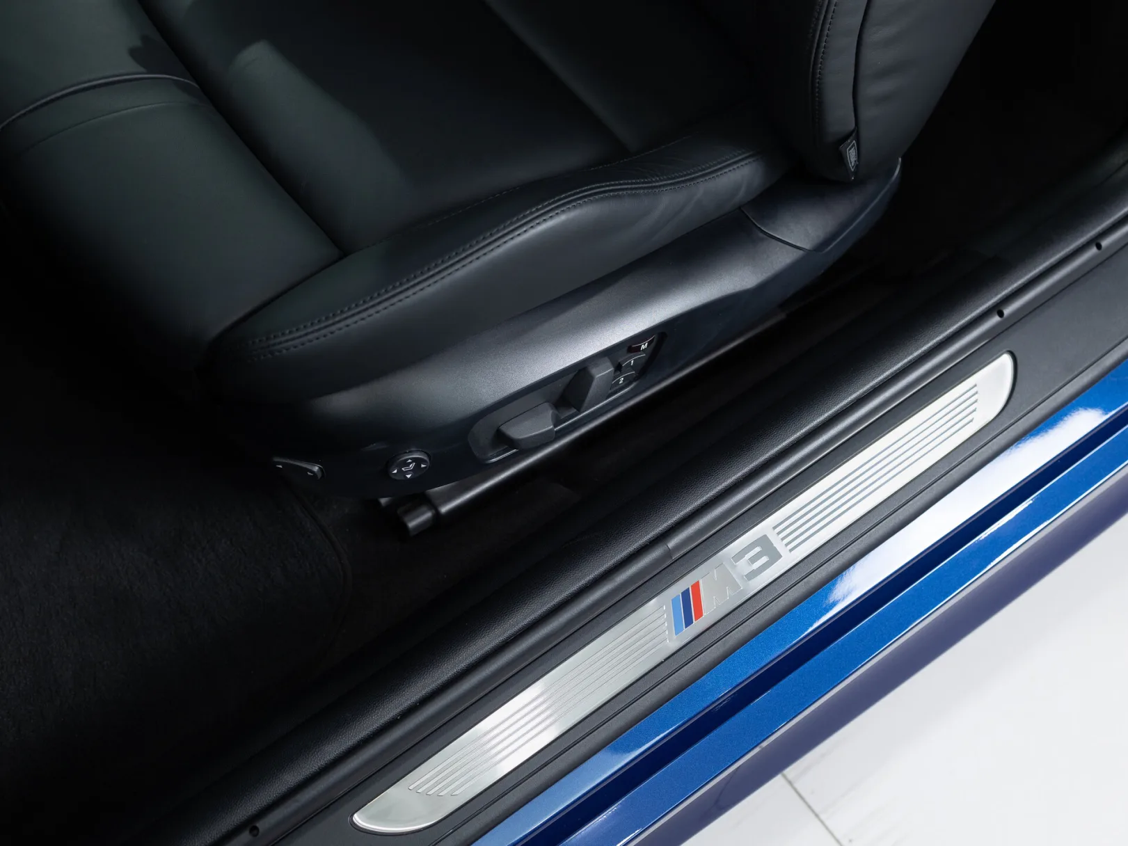 BMW M3 IV (E90), 2009 — экстерьер, фото 12