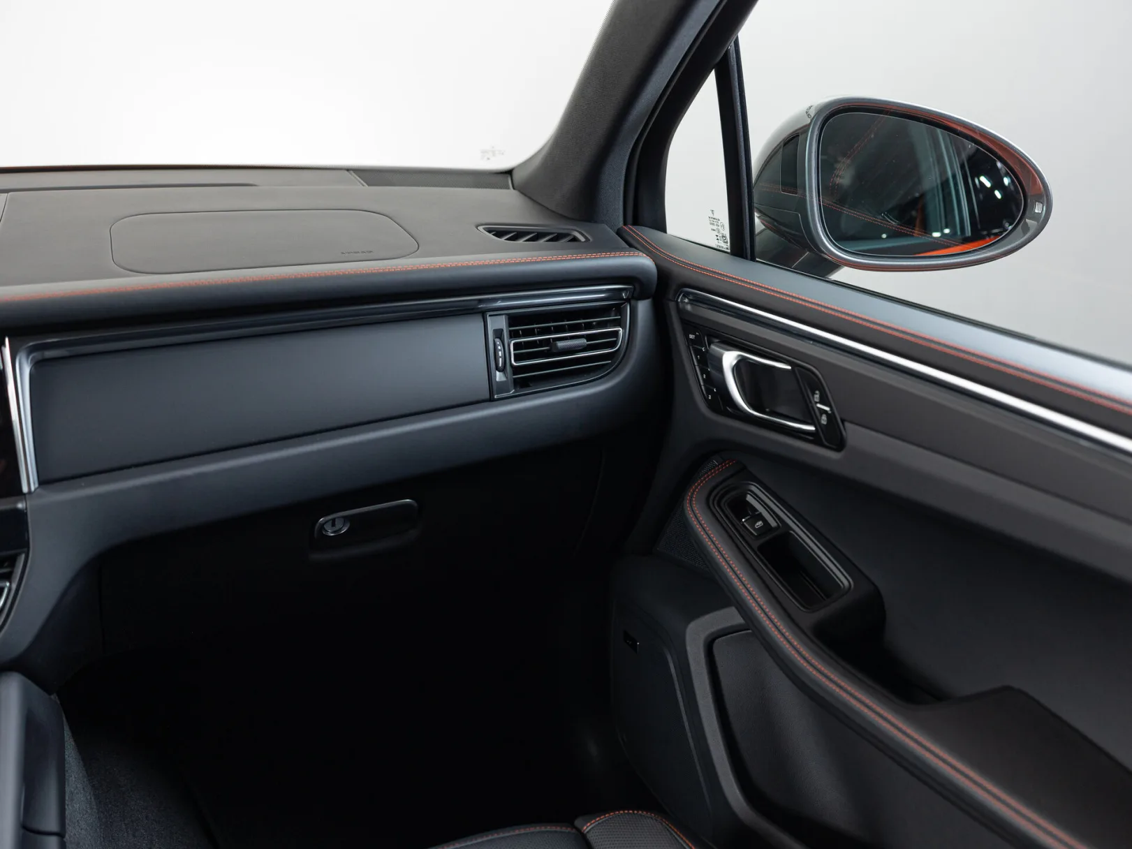 Porsche Macan T I Рестайлинг 2, 2025 — экстерьер, фото 19