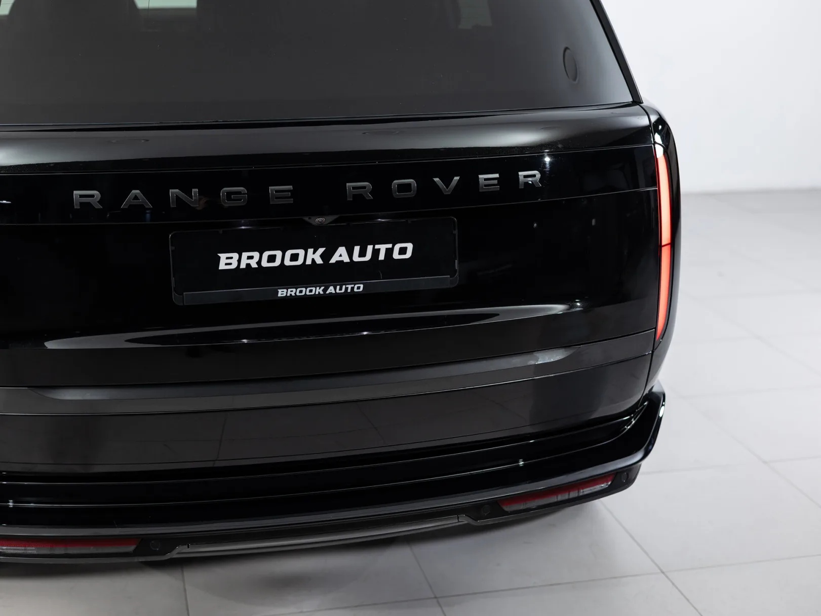 Land Rover Range Rover SE (USA) V, 2025 — экстерьер, фото 33