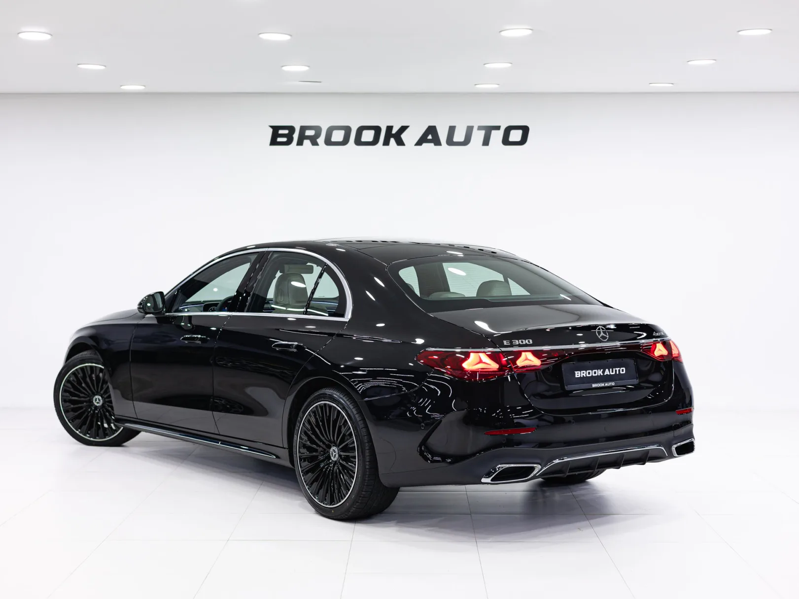Mercedes-Benz E-Класс E 300 4MATIC AMG Line VI (W214, S214), 2025 — экстерьер, фото 6