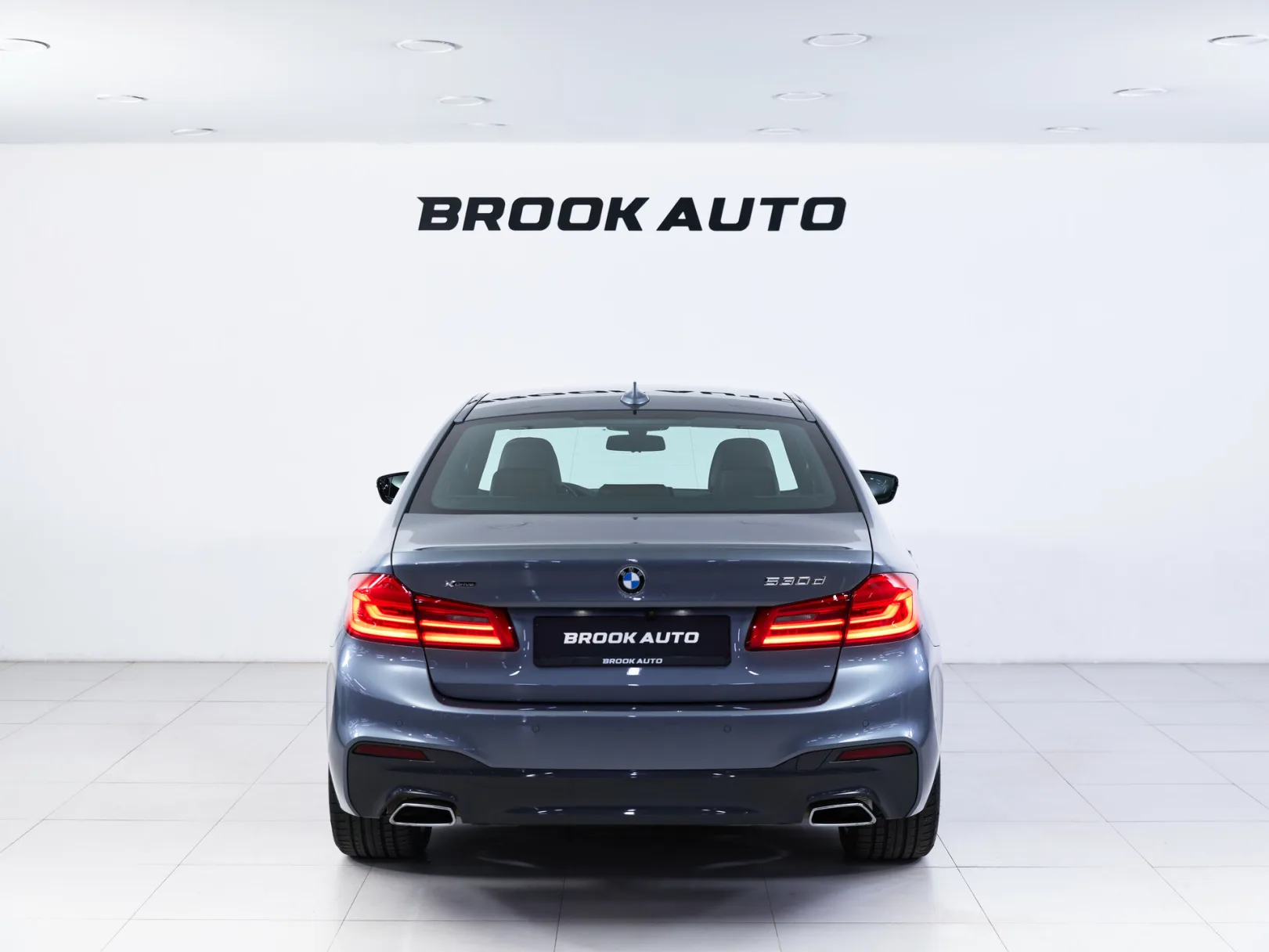 BMW 5 серии 530d xDrive M Sport VII (G30/G31/G38), 2020 — экстерьер, фото 5