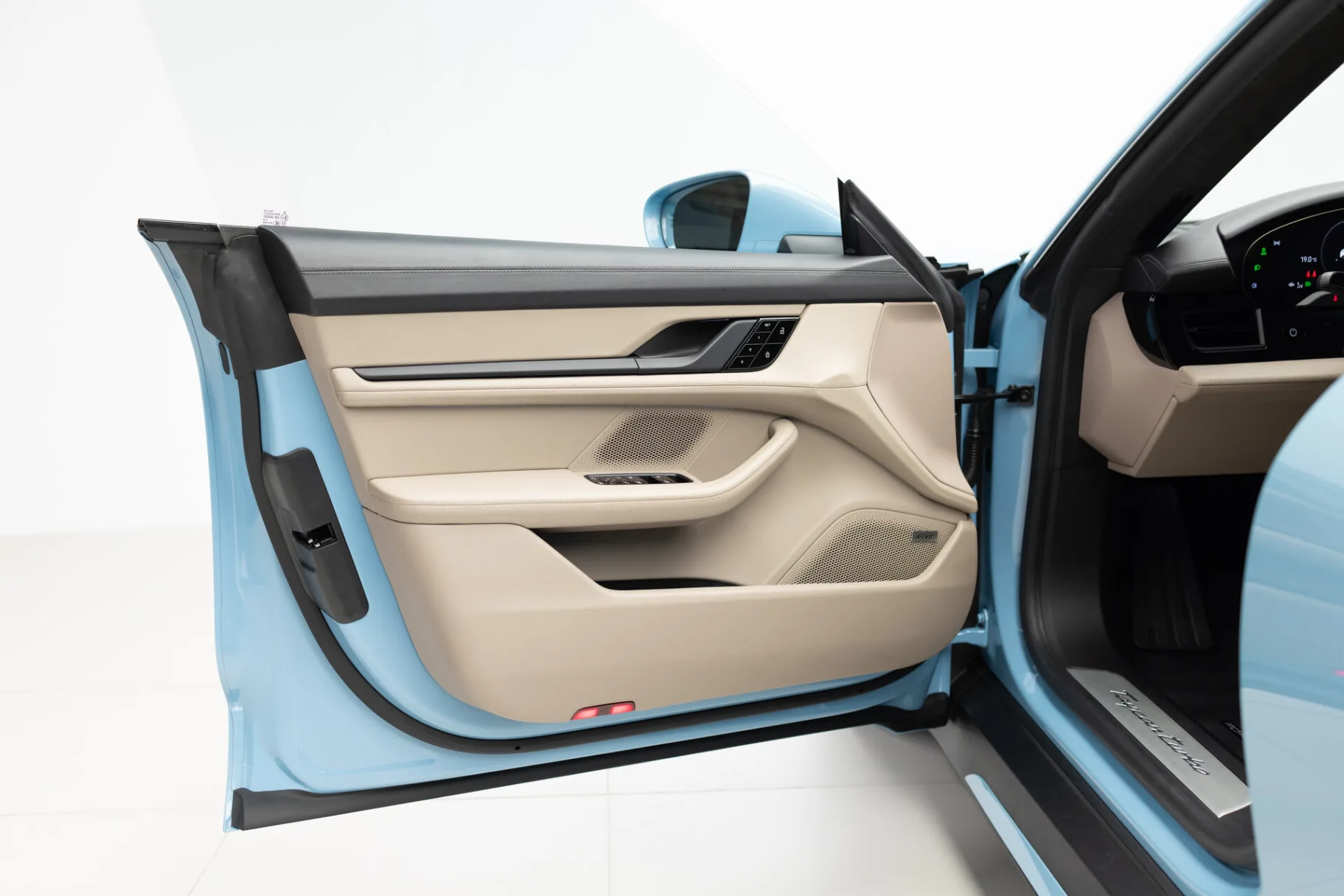 Porsche Taycan Turbo I, 2021 — экстерьер, фото 8