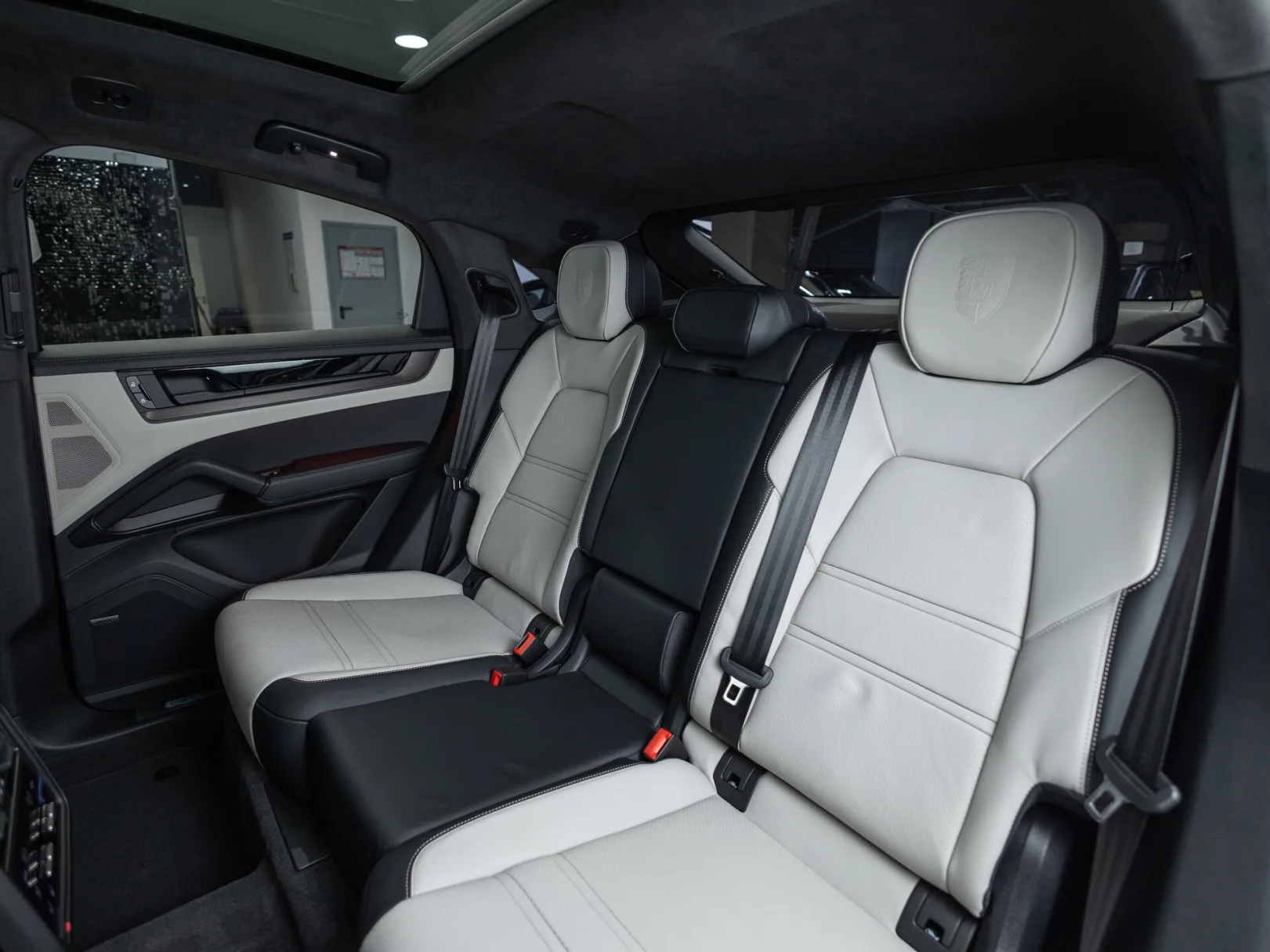 Porsche Cayenne Coupé III Рестайлинг, 2026 — экстерьер, фото 31