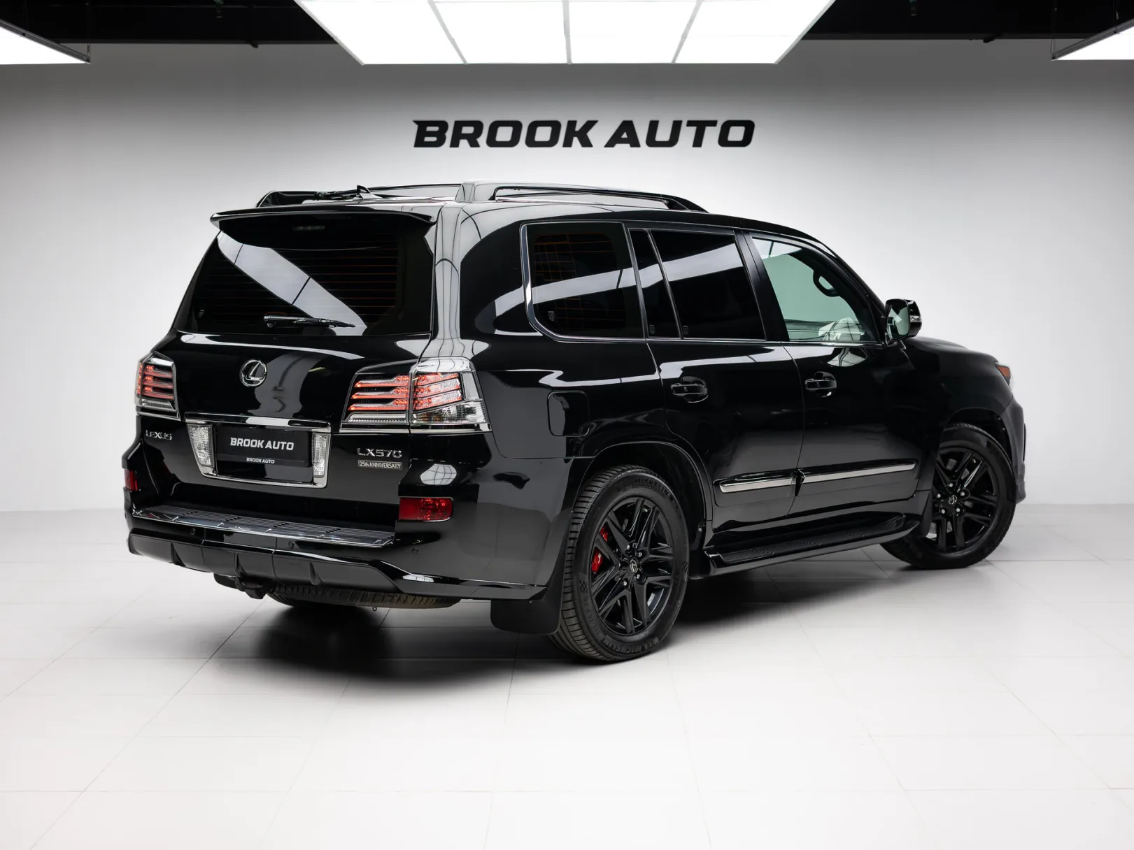 Lexus LX 25th Anniversary Edition 2 III Рестайлинг, 2015 — экстерьер, фото 4