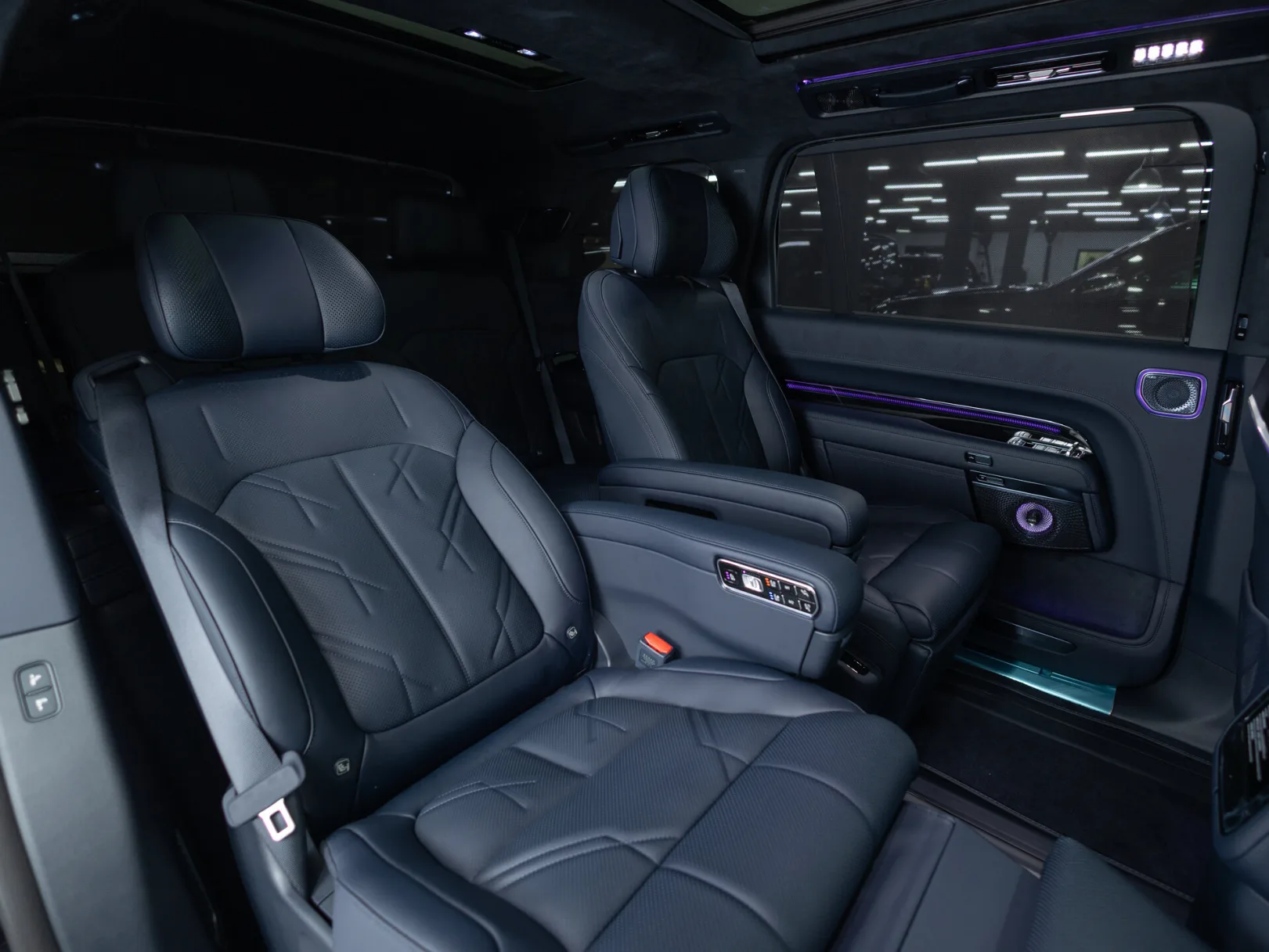 Zeekr 9X Max (6 seats) I, 2025 — экстерьер, фото 34