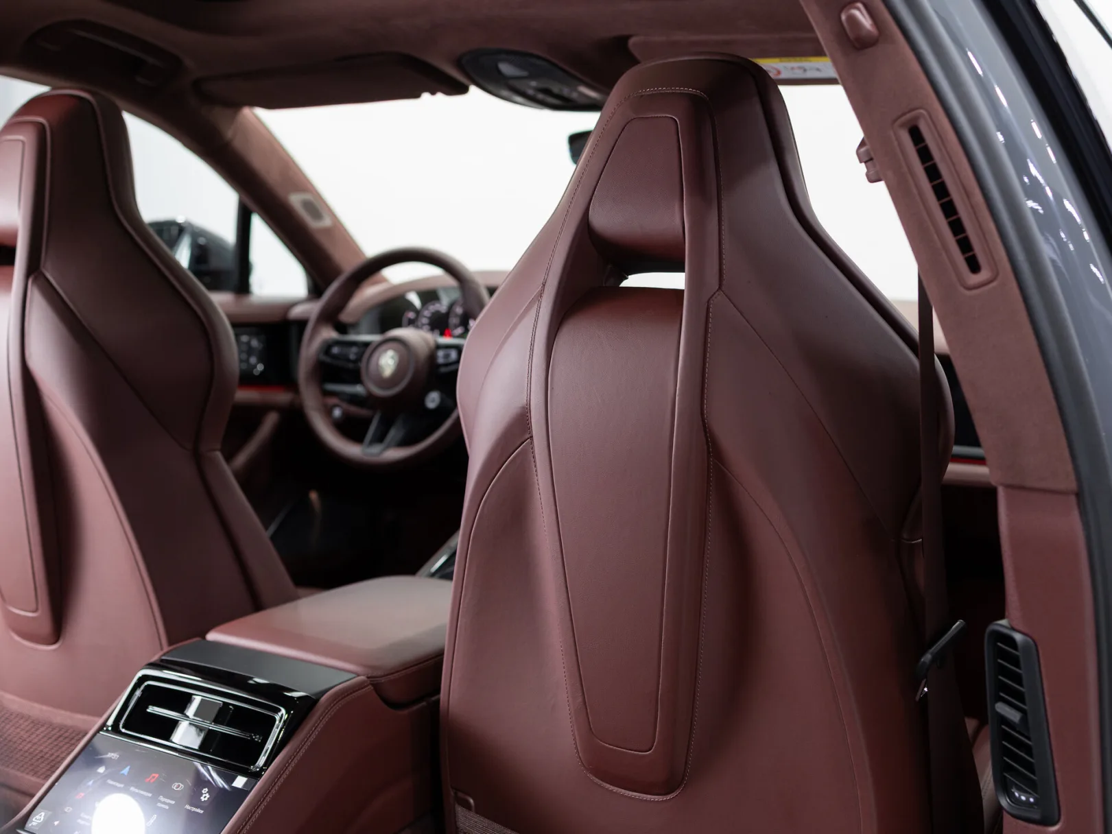 Porsche Panamera Turbo E-Hybrid III, 2025 — экстерьер, фото 33
