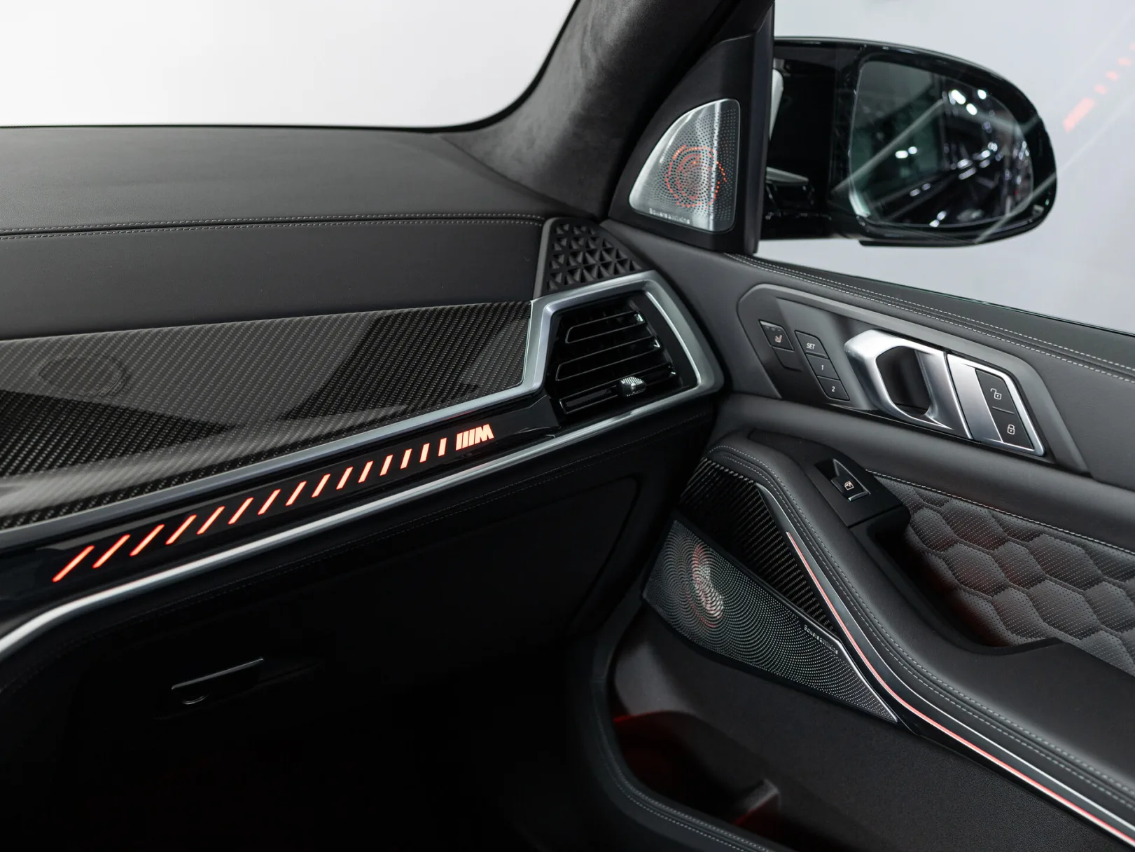 BMW X5 M Competition III (F95) Рестайлинг, 2024 — экстерьер, фото 18