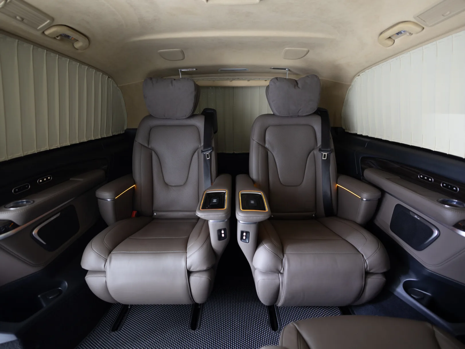 Mercedes-Benz V-Класс VIP III (W447) Рестайлинг, 2020 — экстерьер, фото 15