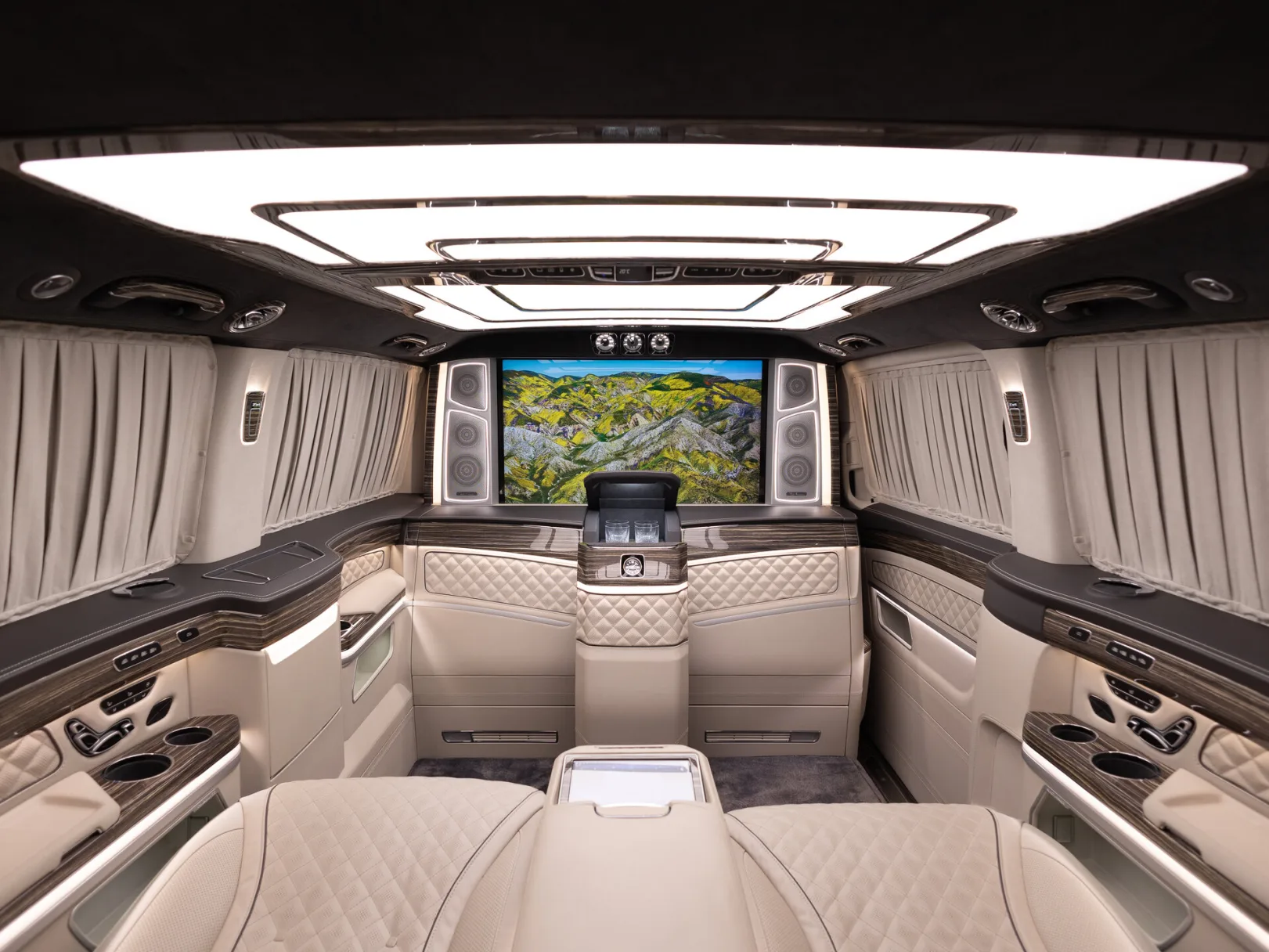 Mercedes-Benz V-Класс VIP III (W447) Рестайлинг, 2021 — экстерьер, фото 23