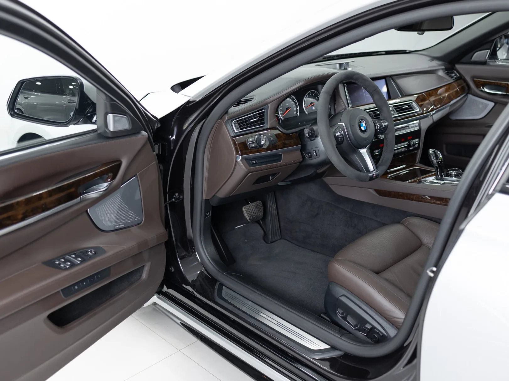 BMW 7 серии 760Li V (F01/F02/F04) Рестайлинг, 2012 — экстерьер, фото 7