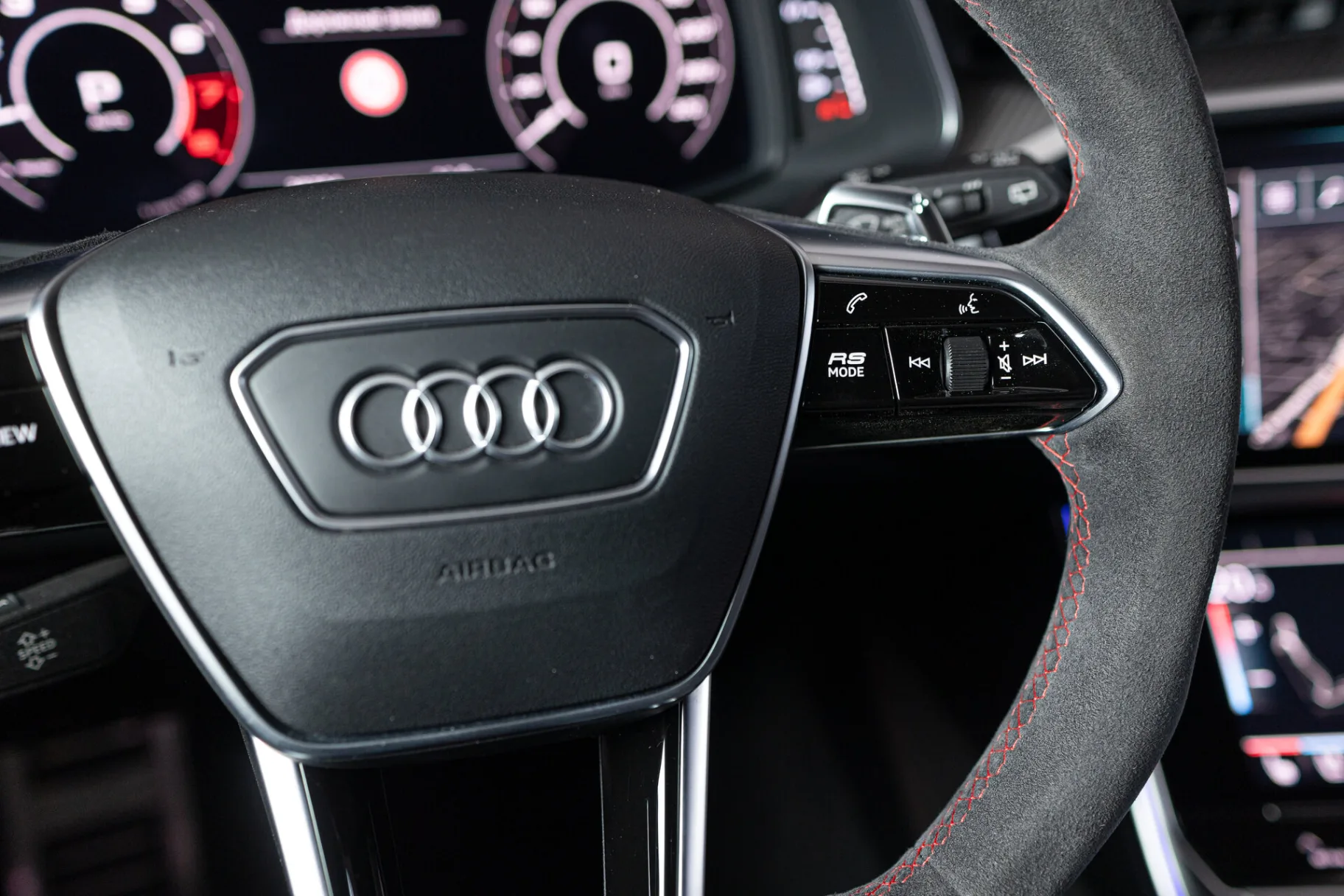 Audi RS 6 TFSI quattro IV (C8), 2020 — экстерьер, фото 14