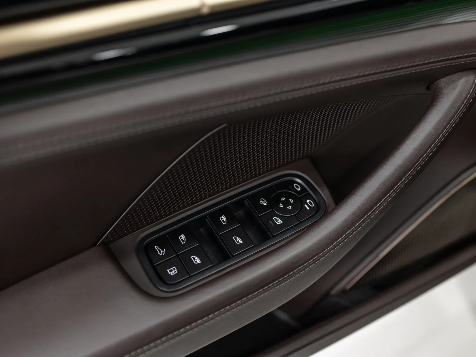 Porsche Panamera Turbo S E-Hybrid III, 2024 — экстерьер, фото 10
