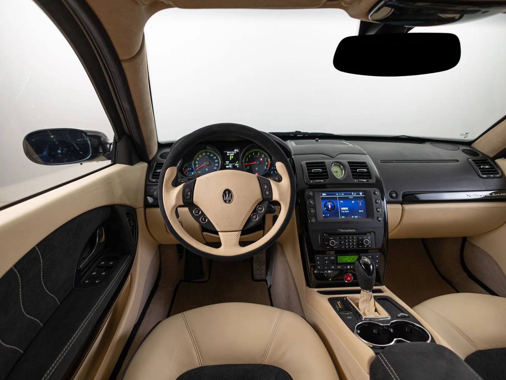 Maserati Quattroporte V Рестайлинг, 2011 — экстерьер, фото 13