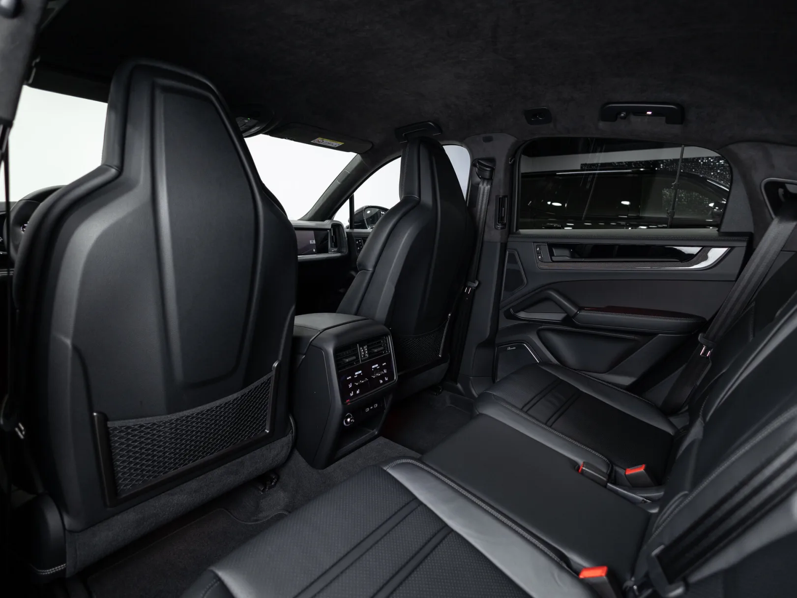 Porsche Cayenne Turbo GT III Рестайлинг, 2026 — экстерьер, фото 31
