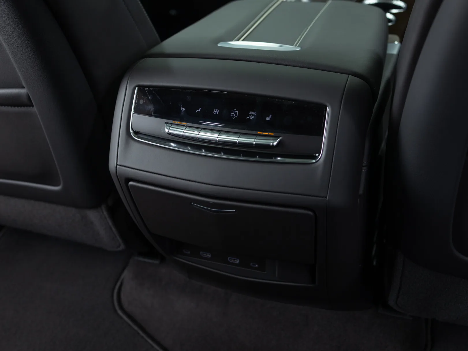 Cadillac Escalade Sport Platinum V Рестайлинг, 2025 — экстерьер, фото 30