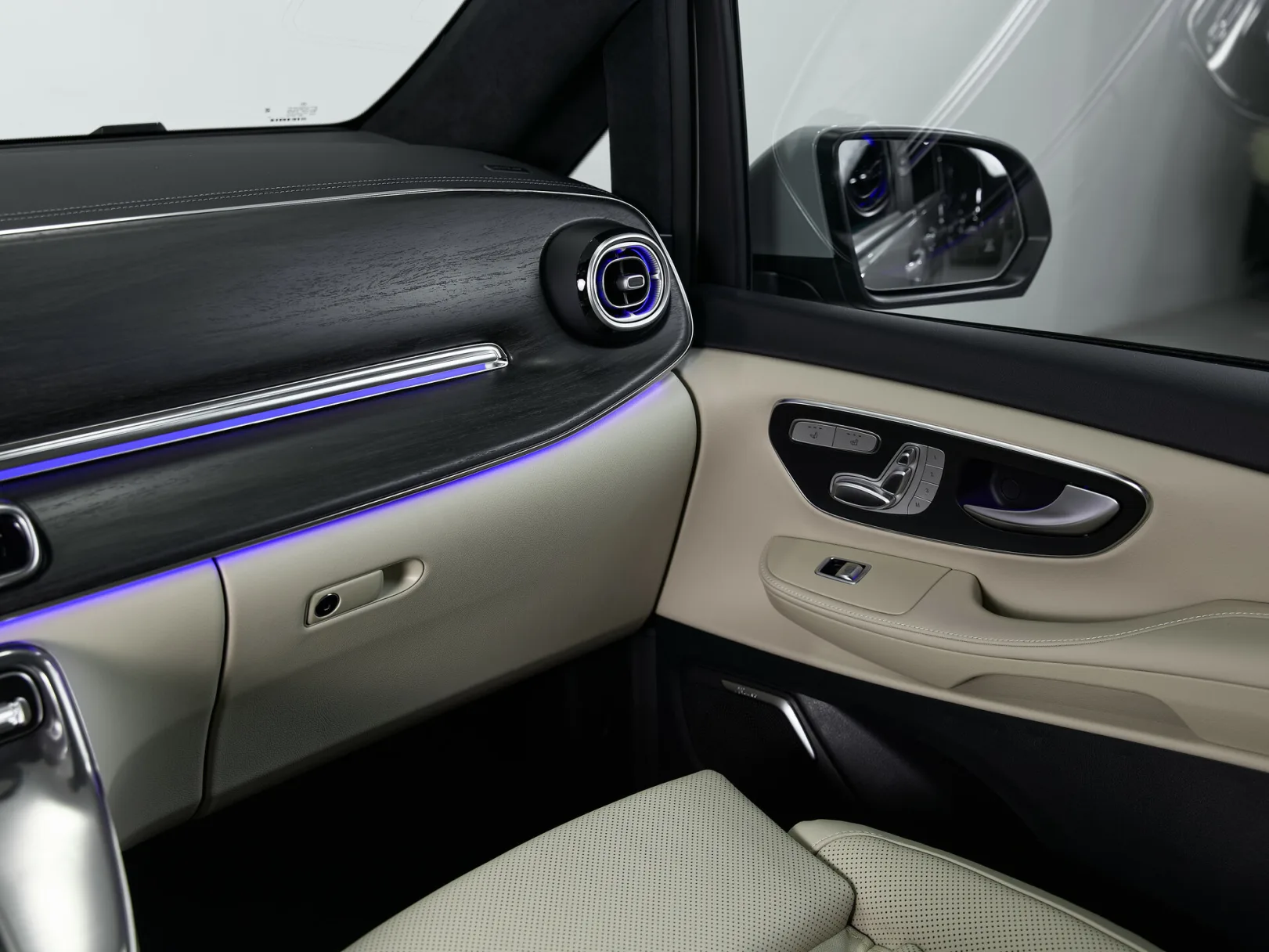Mercedes-Benz V-Класс Exclusive III (W447) Рестайлинг 2, 2026 — экстерьер, фото 21