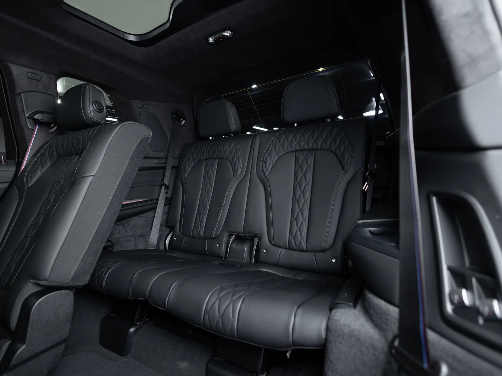 BMW X7 M60i xDrive Sport Pro I (G07) Рестайлинг, 2024 — экстерьер, фото 32