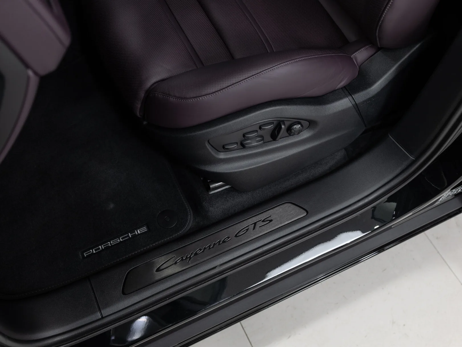 Porsche Cayenne GTS Coupé III Рестайлинг, 2026 — экстерьер, фото 12