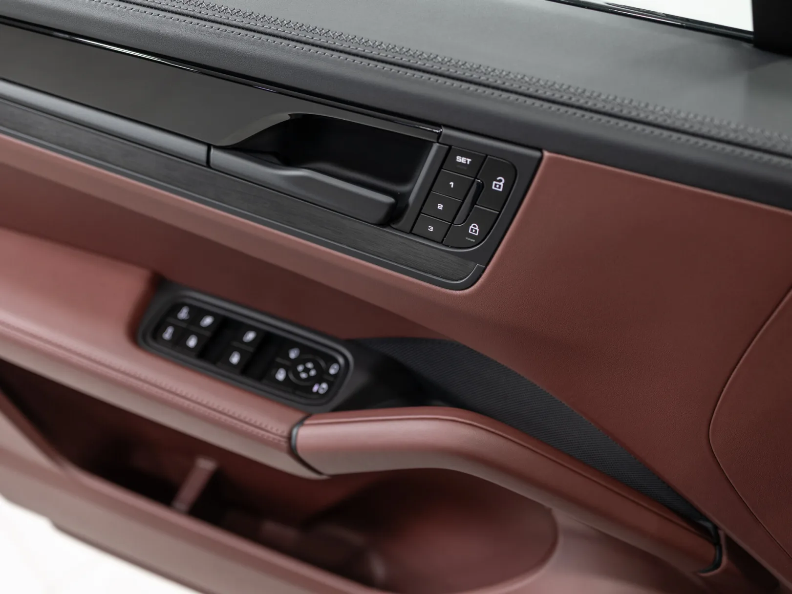Porsche Cayenne Coupé III Рестайлинг, 2026 — экстерьер, фото 9