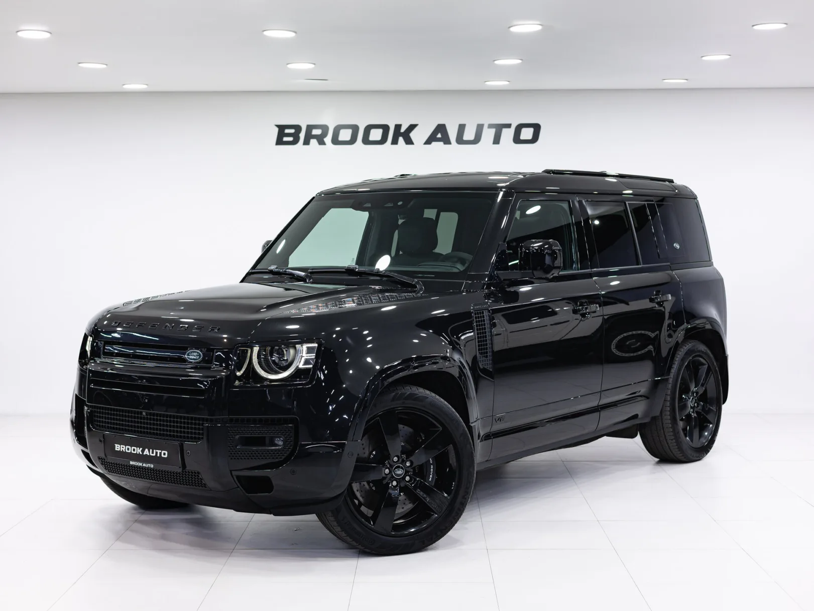 Land Rover Defender Bond Edition II, 2021 — экстерьер, фото 1