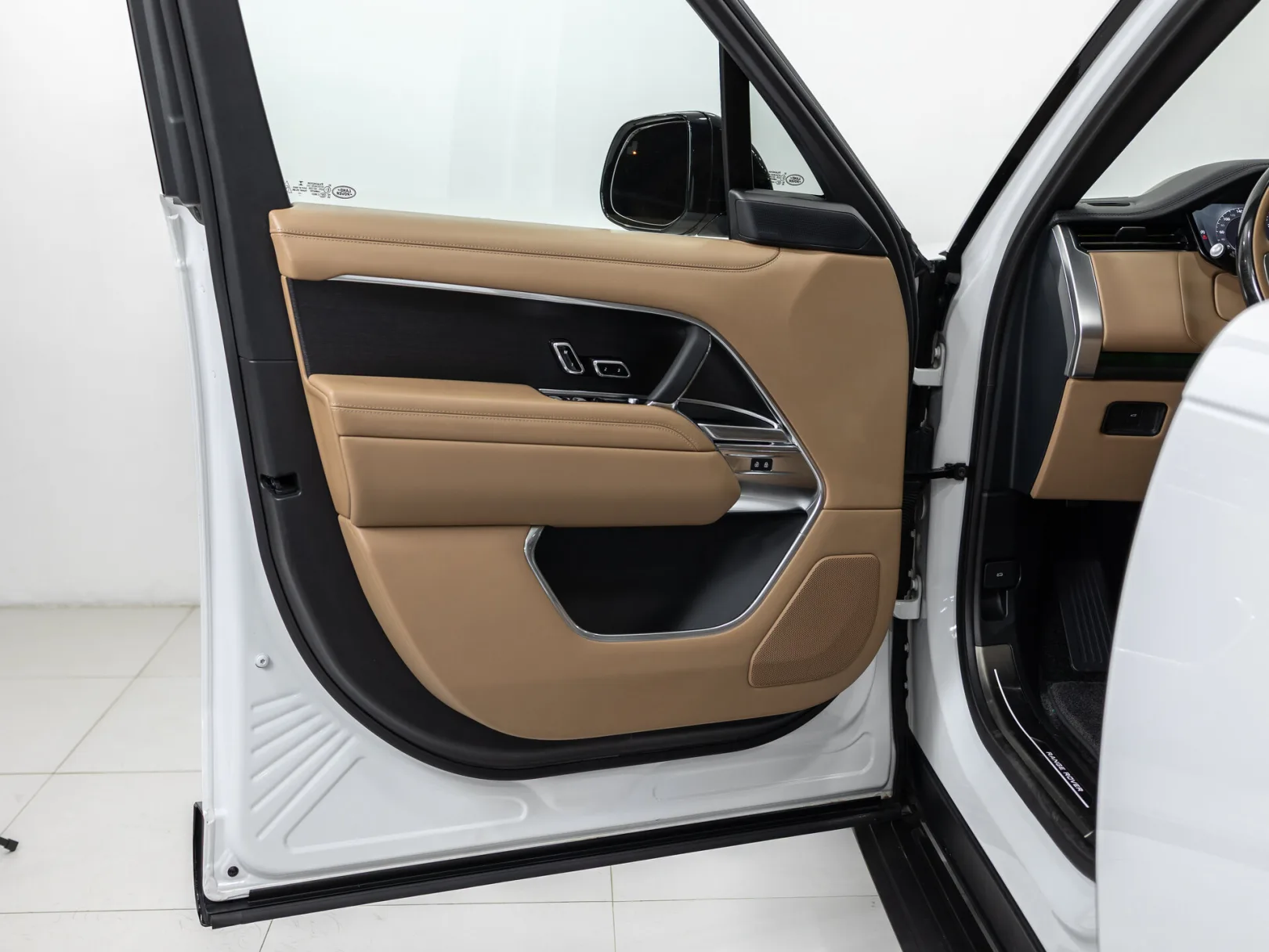 Land Rover Range Rover SE (USA) V, 2022 — экстерьер, фото 8