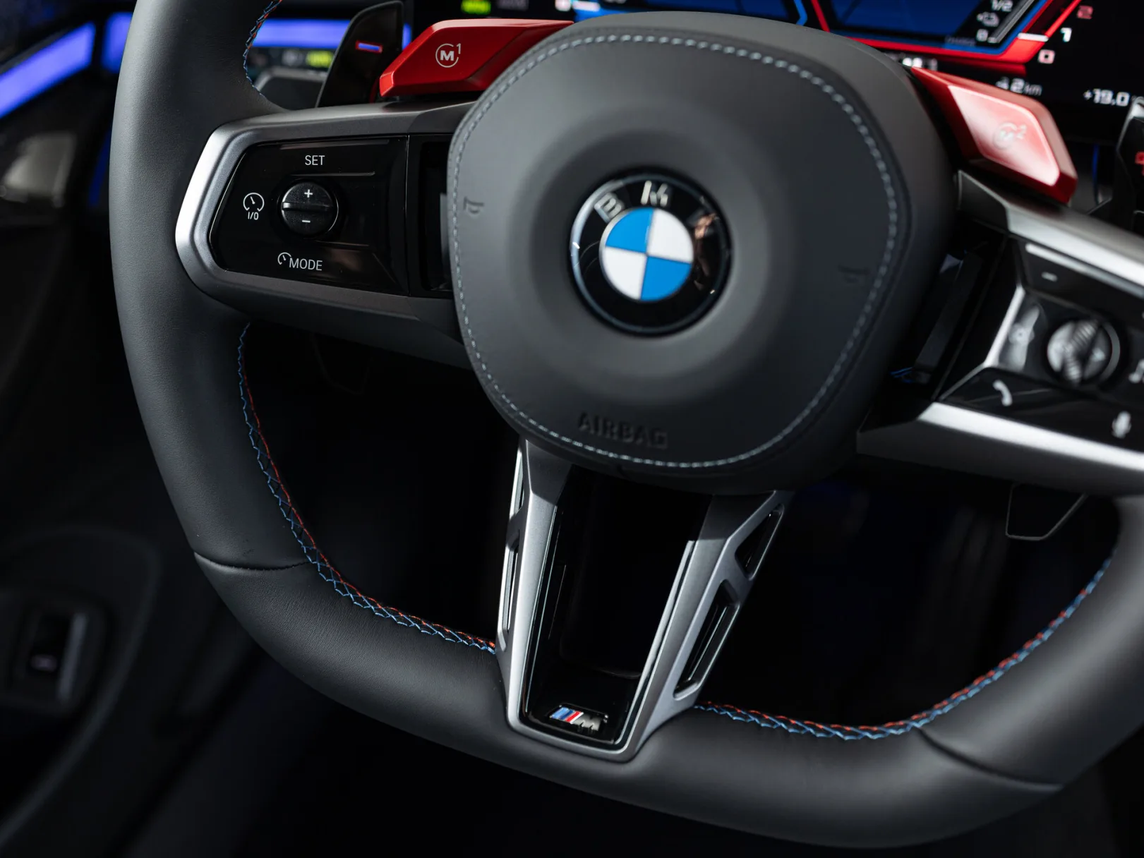 BMW M5 VII (G90), 2025 — экстерьер, фото 16