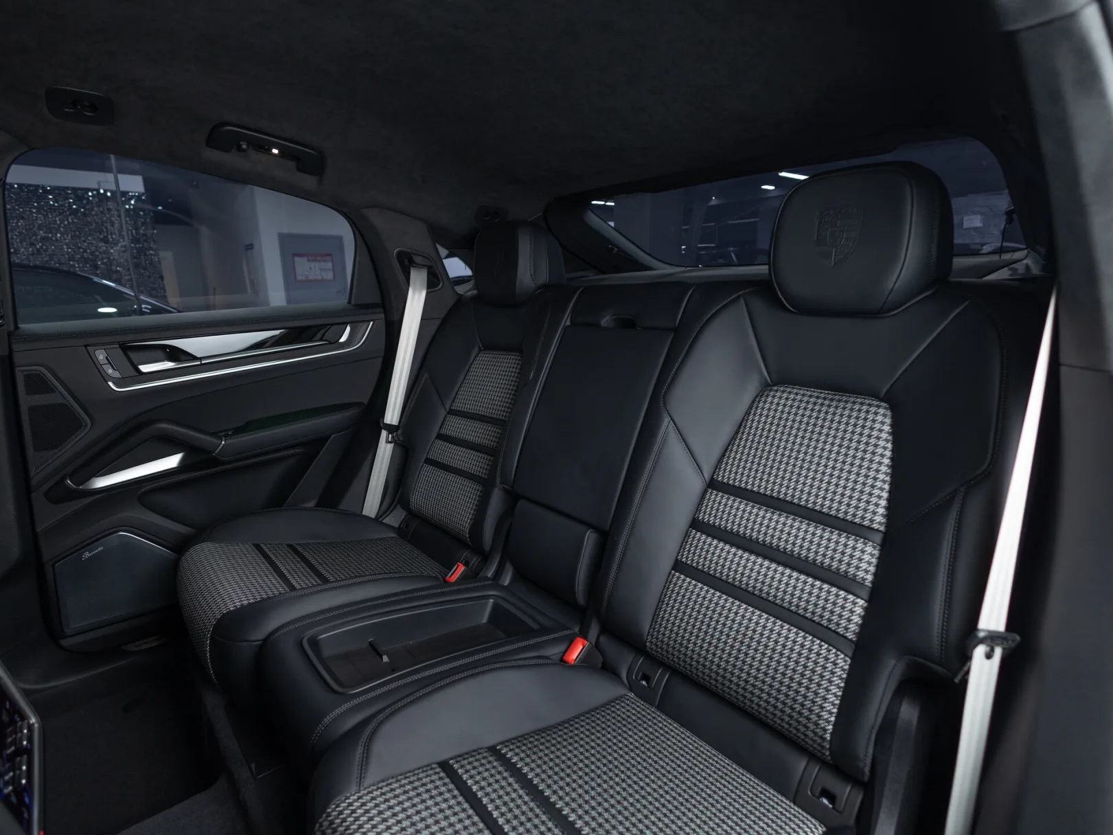 Porsche Cayenne GTS Coupé III Рестайлинг, 2025 — экстерьер, фото 29