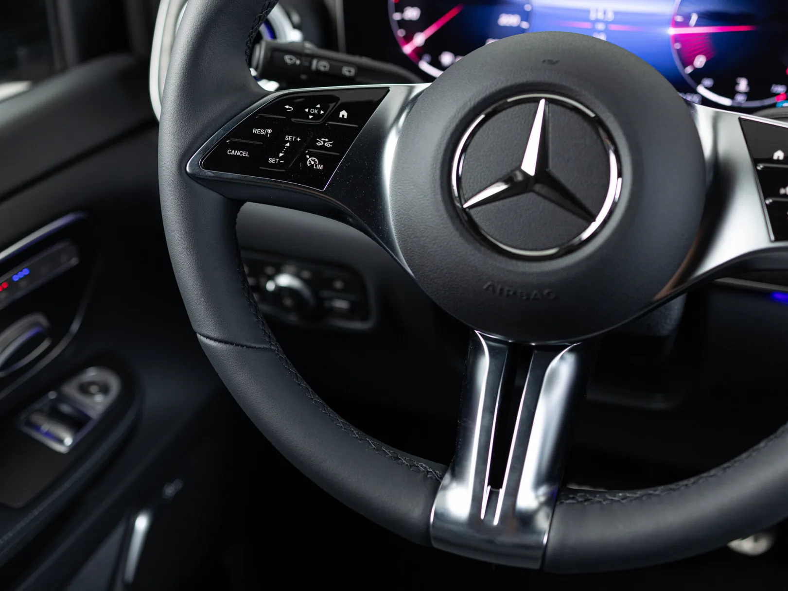 Mercedes-Benz V-Класс Avantgarde III (W447) Рестайлинг 2, 2024 — экстерьер, фото 16