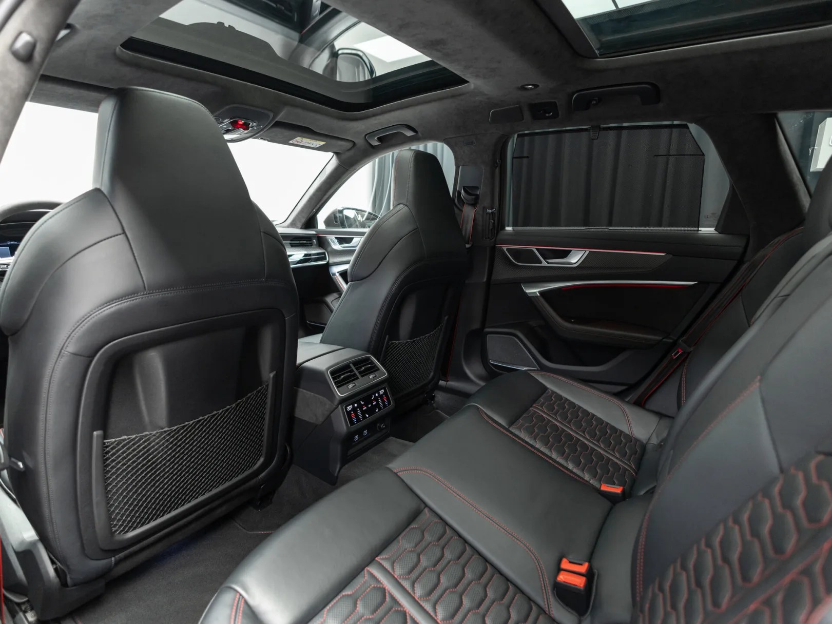 Audi RS 6 TFSI quattro IV (C8), 2021 — экстерьер, фото 31