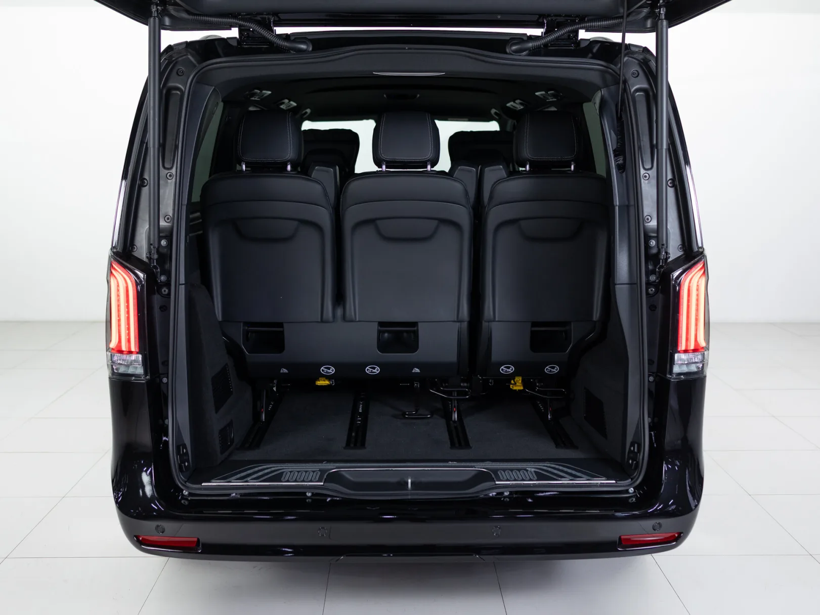 Mercedes-Benz V-Класс Exclusive III (W447) Рестайлинг 2, 2025 — экстерьер, фото 36