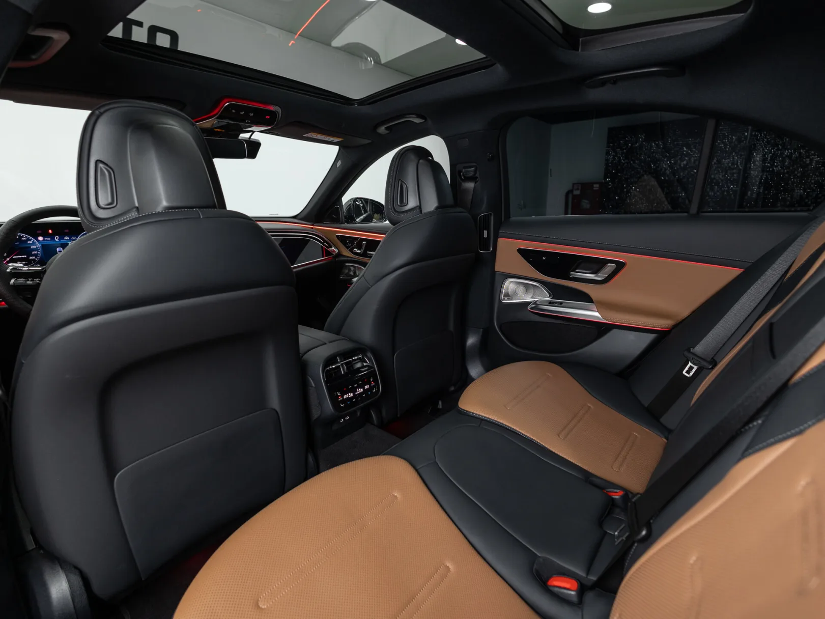 Mercedes-Benz E-Класс AMG E 53 4MATIC+ VI (W214), 2025 — экстерьер, фото 31