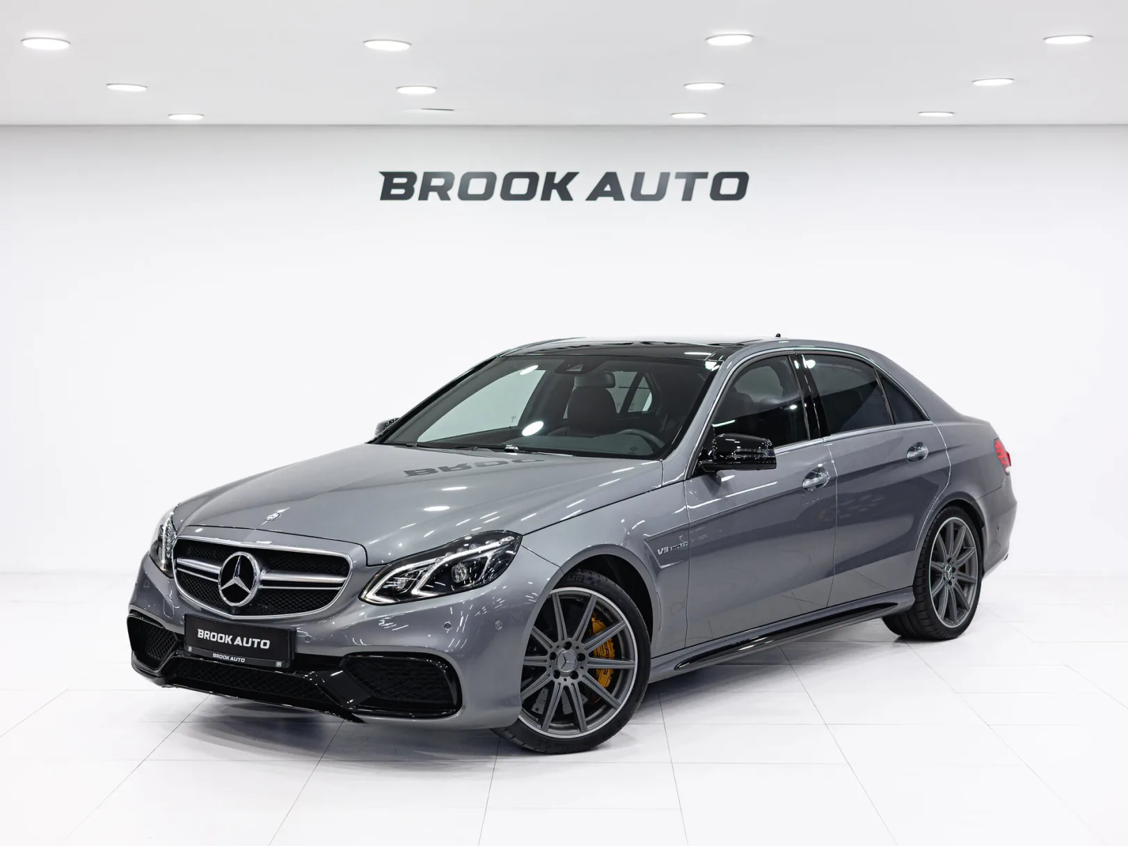 Mercedes-Benz E-Класс AMG E 63 AMG 4MATIC IV (W212, S212) Рестайлинг, 2014 — экстерьер, фото 1