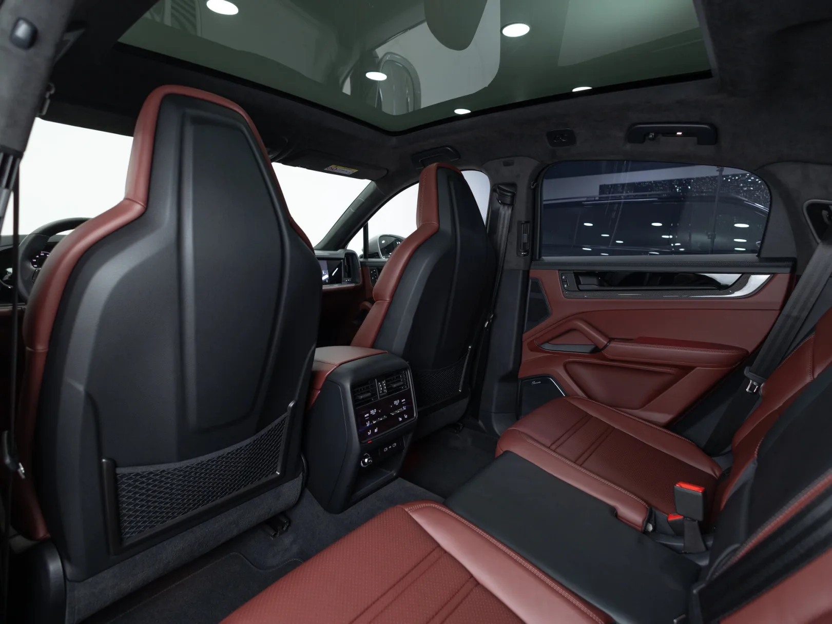Porsche Cayenne GTS Coupé III Рестайлинг, 2025 — экстерьер, фото 30