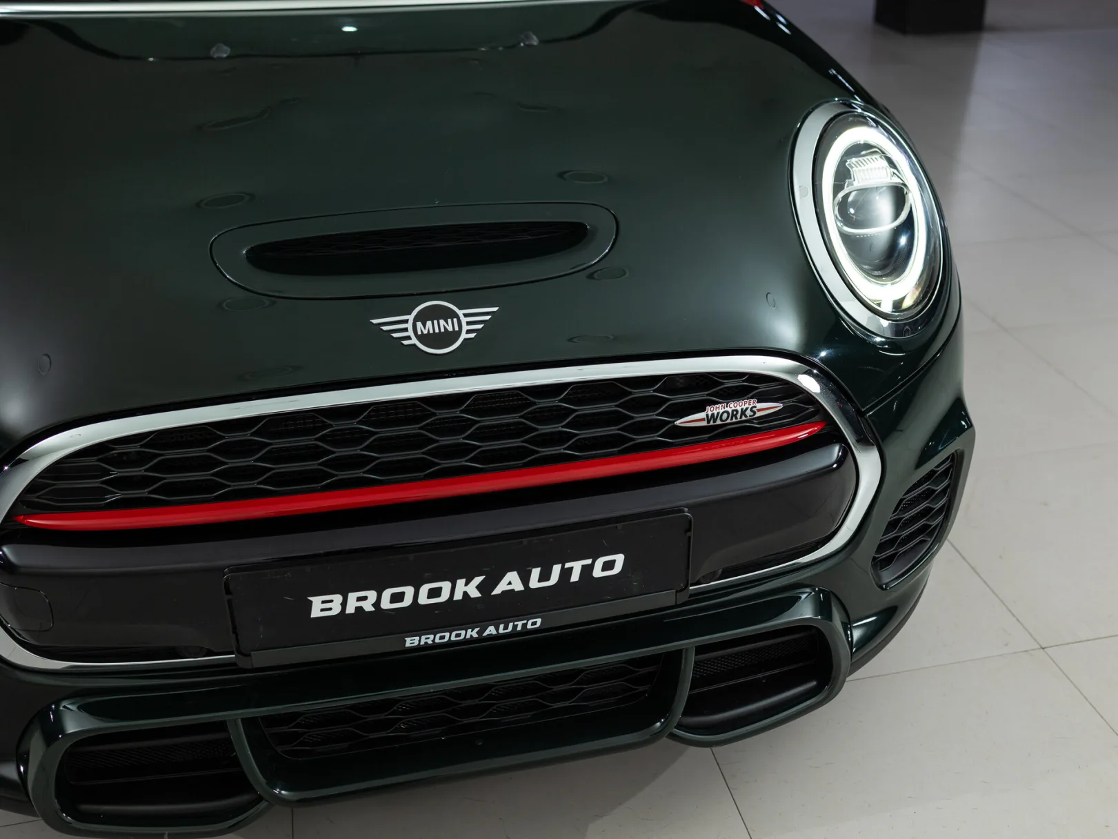 Mini Cabrio JCW III Рестайлинг, 2019 — экстерьер, фото 33