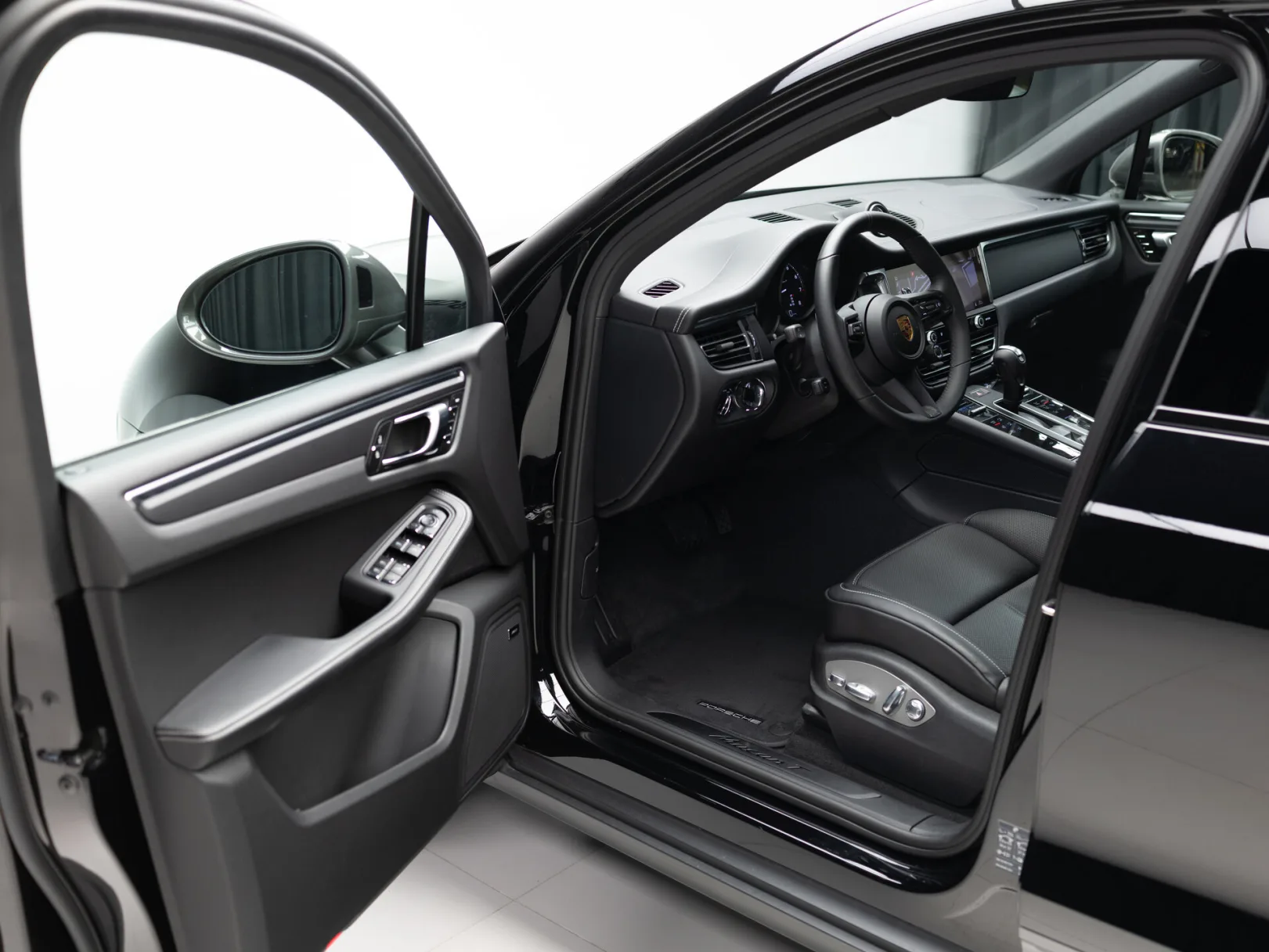 Porsche Macan T I Рестайлинг 2, 2026 — экстерьер, фото 6