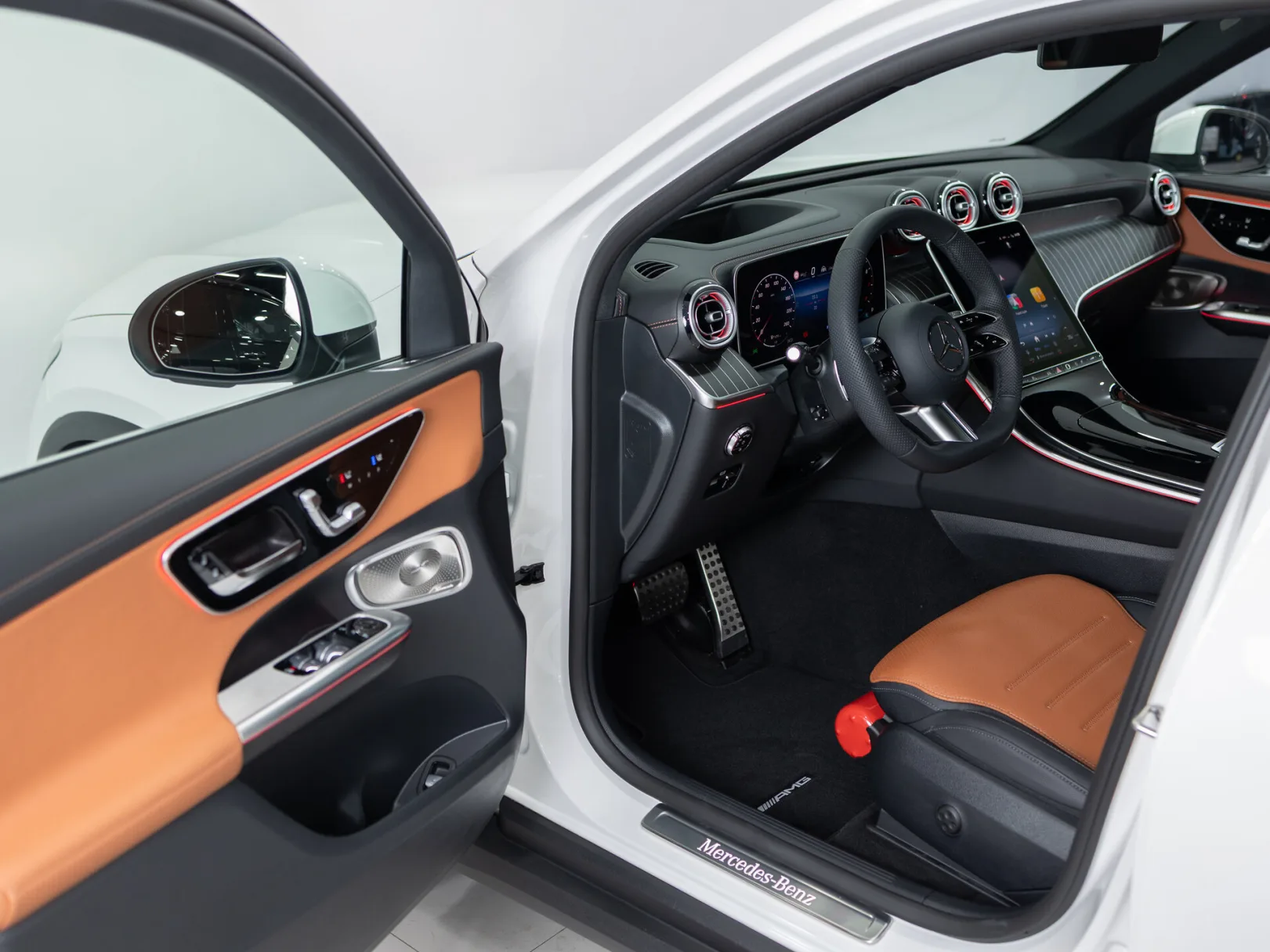 Mercedes-Benz GLC 300 4MATIC II (X254), 2025 — экстерьер, фото 8