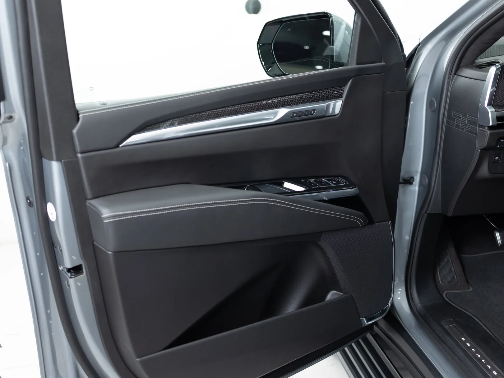 Cadillac Escalade-V V-series I Рестайлинг, 2025 — экстерьер, фото 8