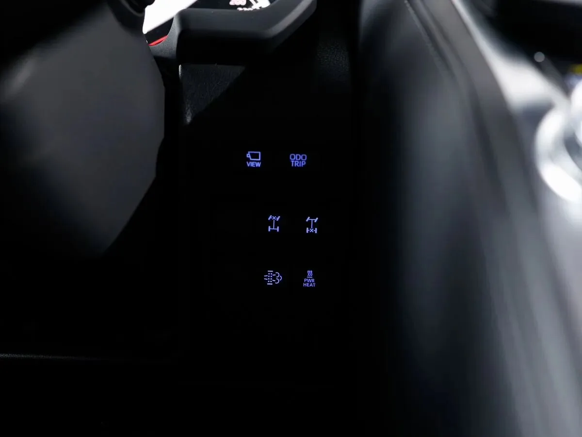 Toyota Land Cruiser 300 Series, 2021 — экстерьер, фото 27