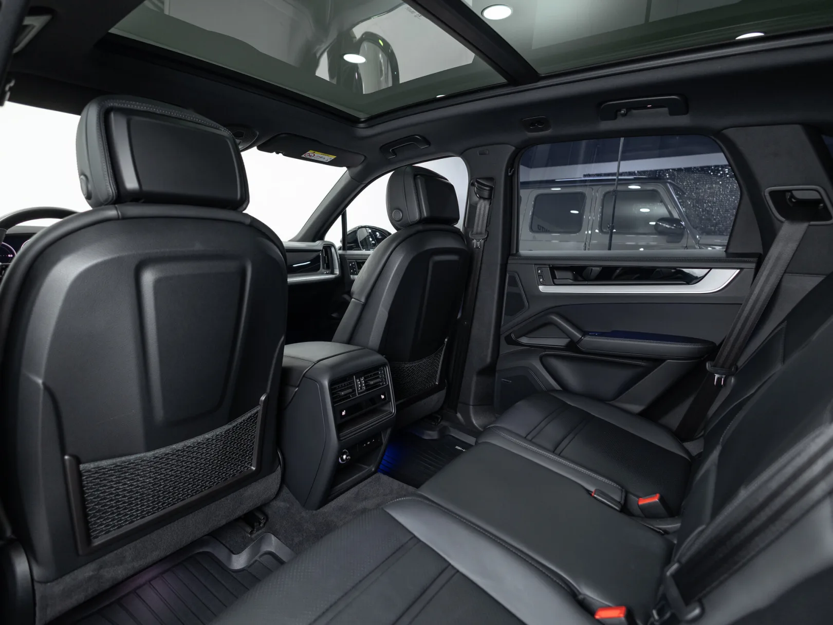 Porsche Cayenne Базовая III Рестайлинг, 2023 — экстерьер, фото 26