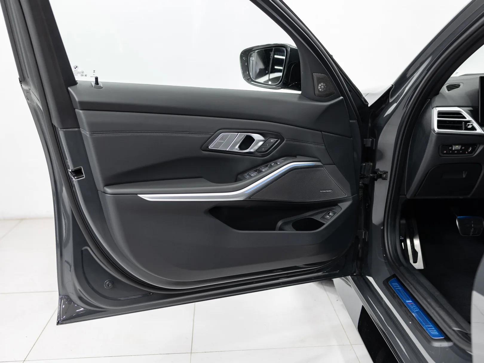 BMW M3 Competition VI (G80) Рестайлинг, 2025 — экстерьер, фото 8