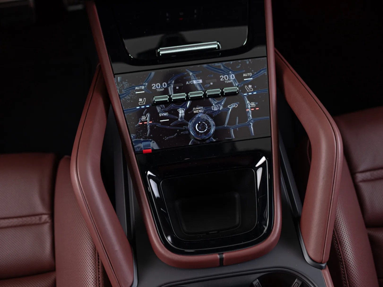 Porsche Cayenne GTS Coupé III Рестайлинг, 2025 — экстерьер, фото 19