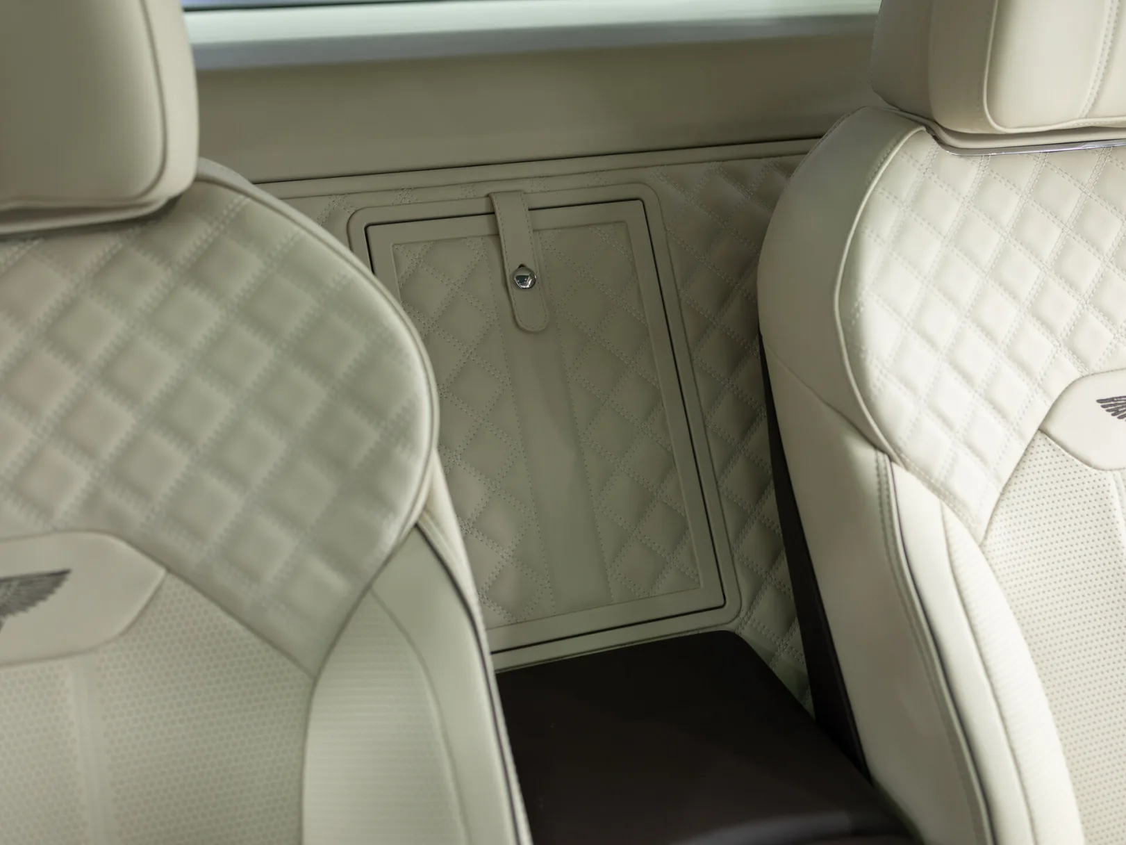 Bentley Bentayga Individual I Рестайлинг, 2022 — экстерьер, фото 40