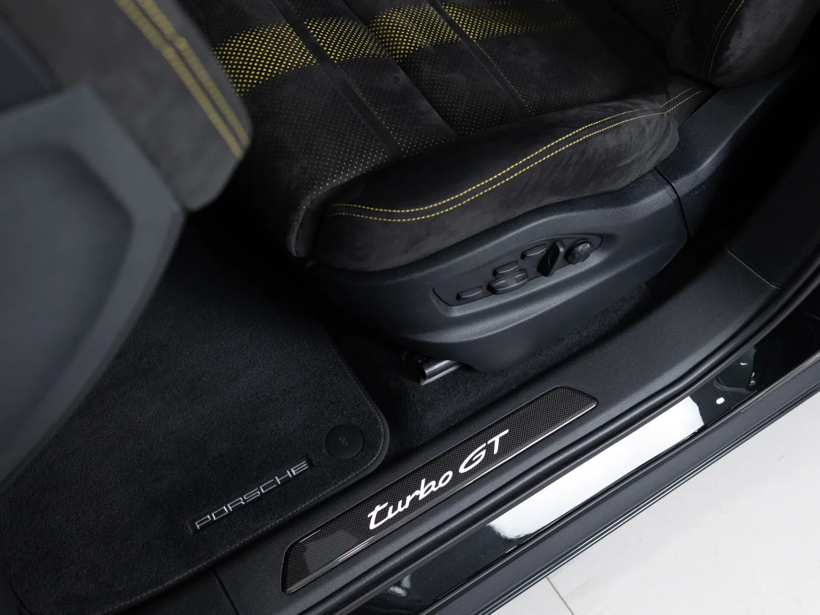 Porsche Cayenne Turbo GT III Рестайлинг, 2023 — экстерьер, фото 11