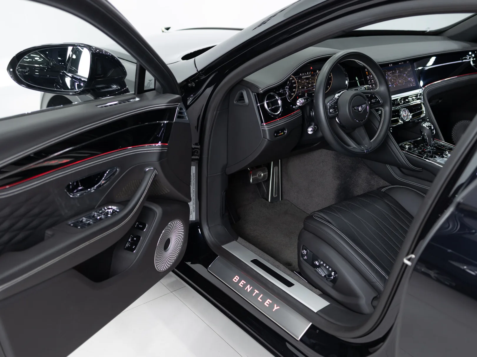 Bentley Flying Spur Individual III, 2021 — экстерьер, фото 7