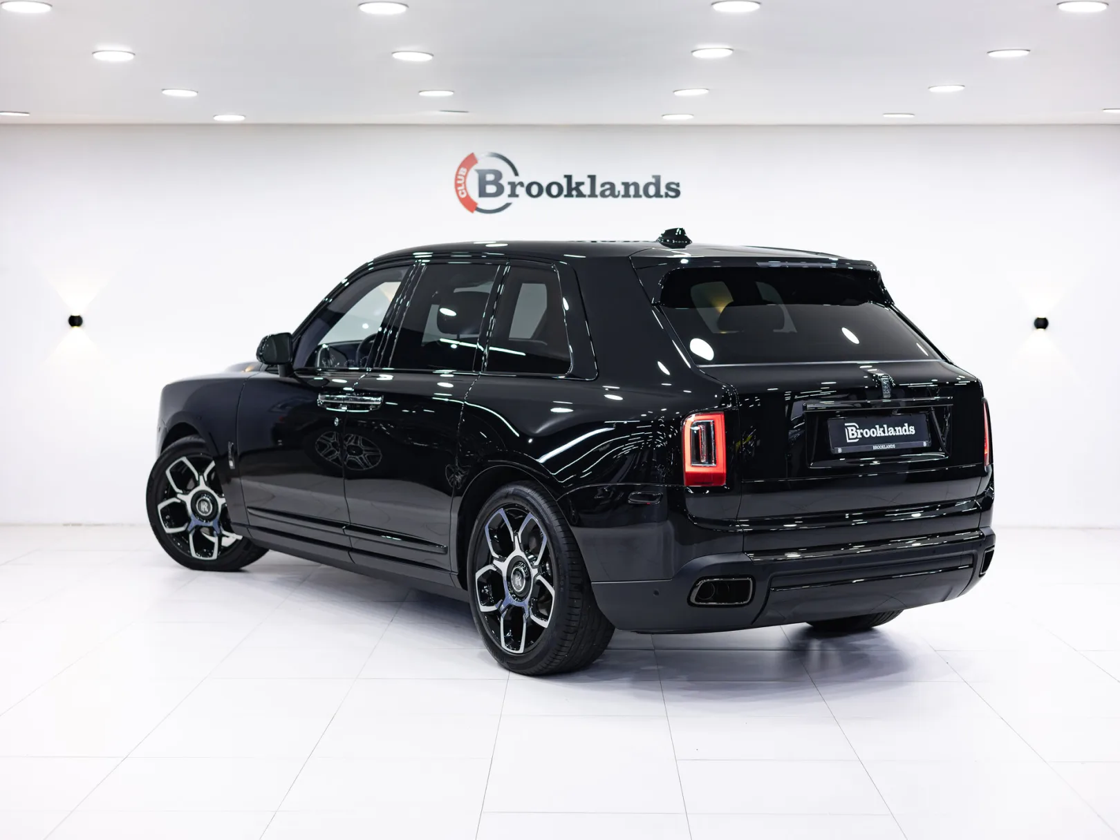 Rolls-Royce Cullinan I (Series I), 2021 — экстерьер, фото 6