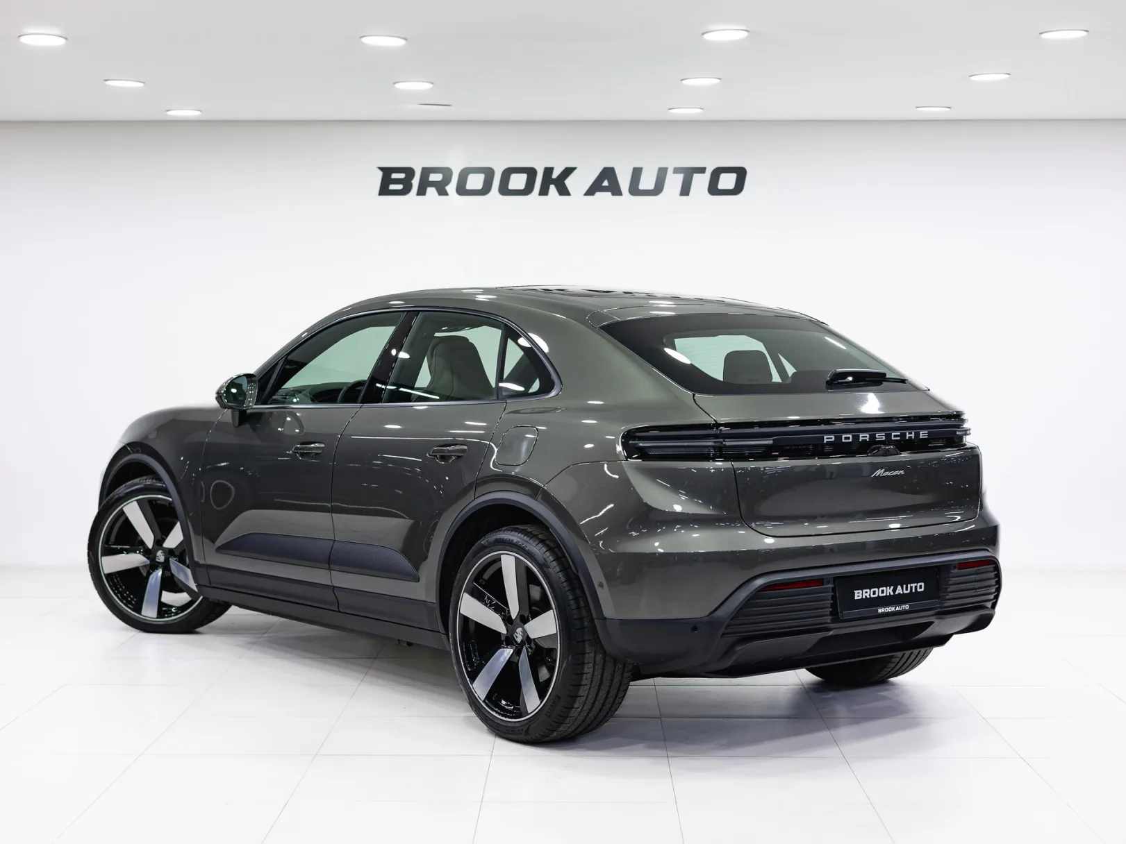 Porsche Macan Electric II, 2025 — экстерьер, фото 6