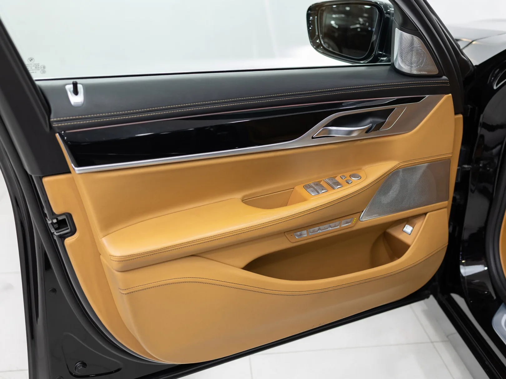 BMW 7 серии 750Ld xDrive VI (G11/G12), 2016 — экстерьер, фото 8
