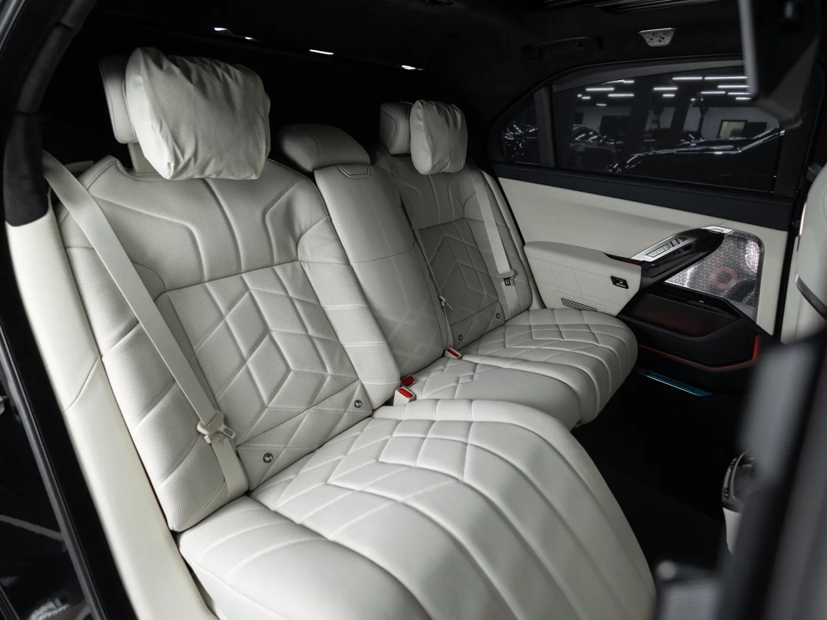 BMW 7 серии 740d xDrive M Sport Pro VII (G70), 2025 — экстерьер, фото 30